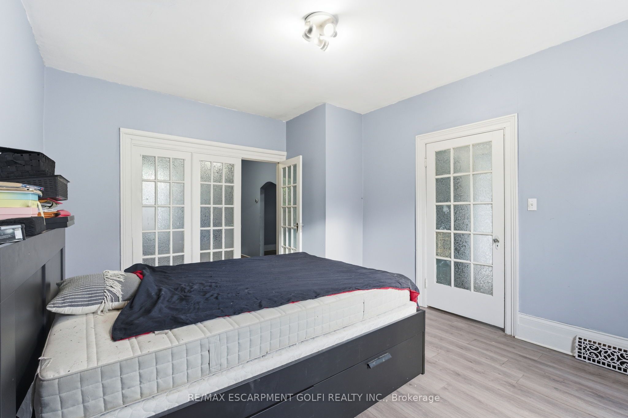 117 Ray Street N Property Photo 5