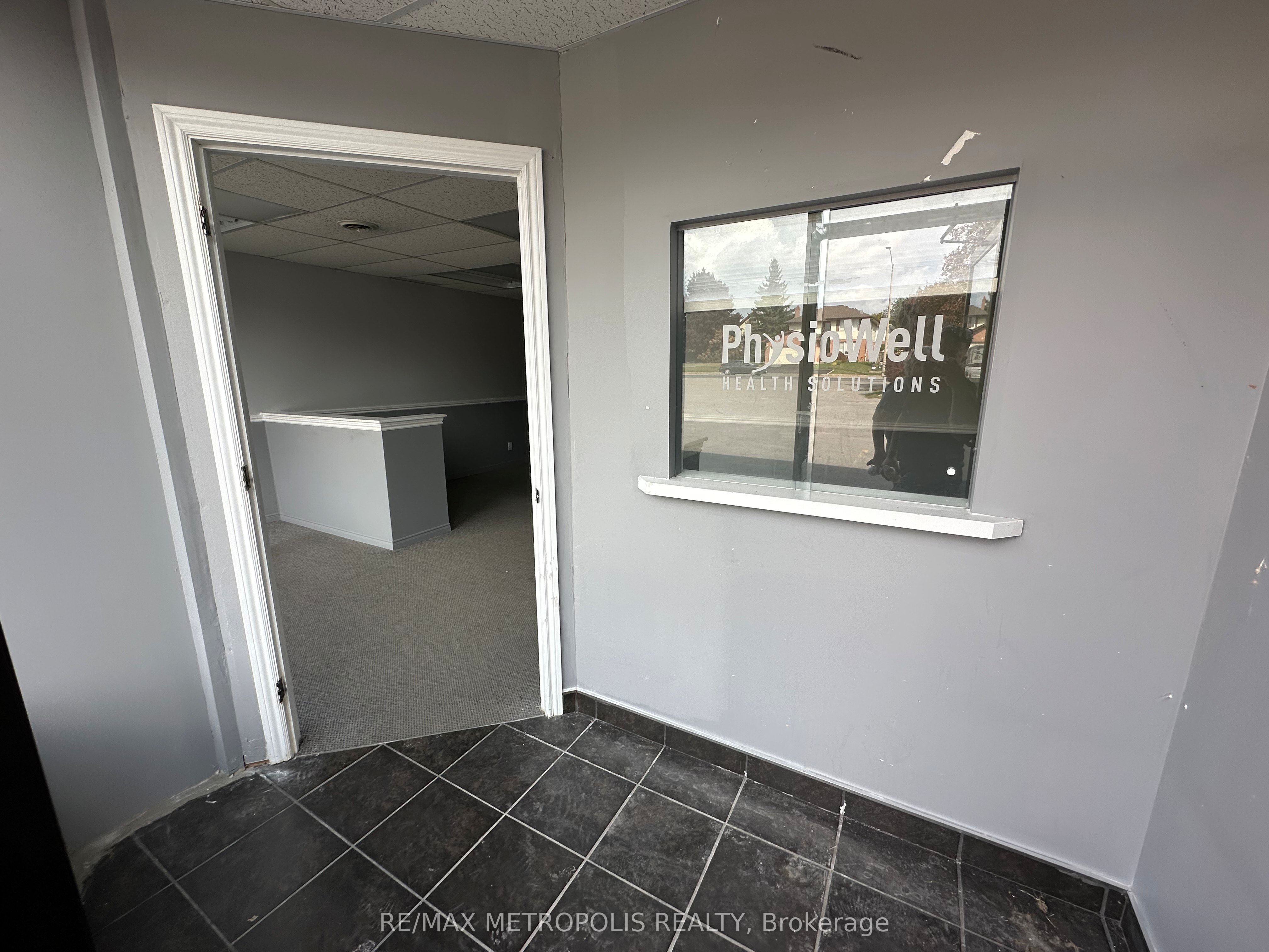 469 Dundas Street W 2 Property Photo 5