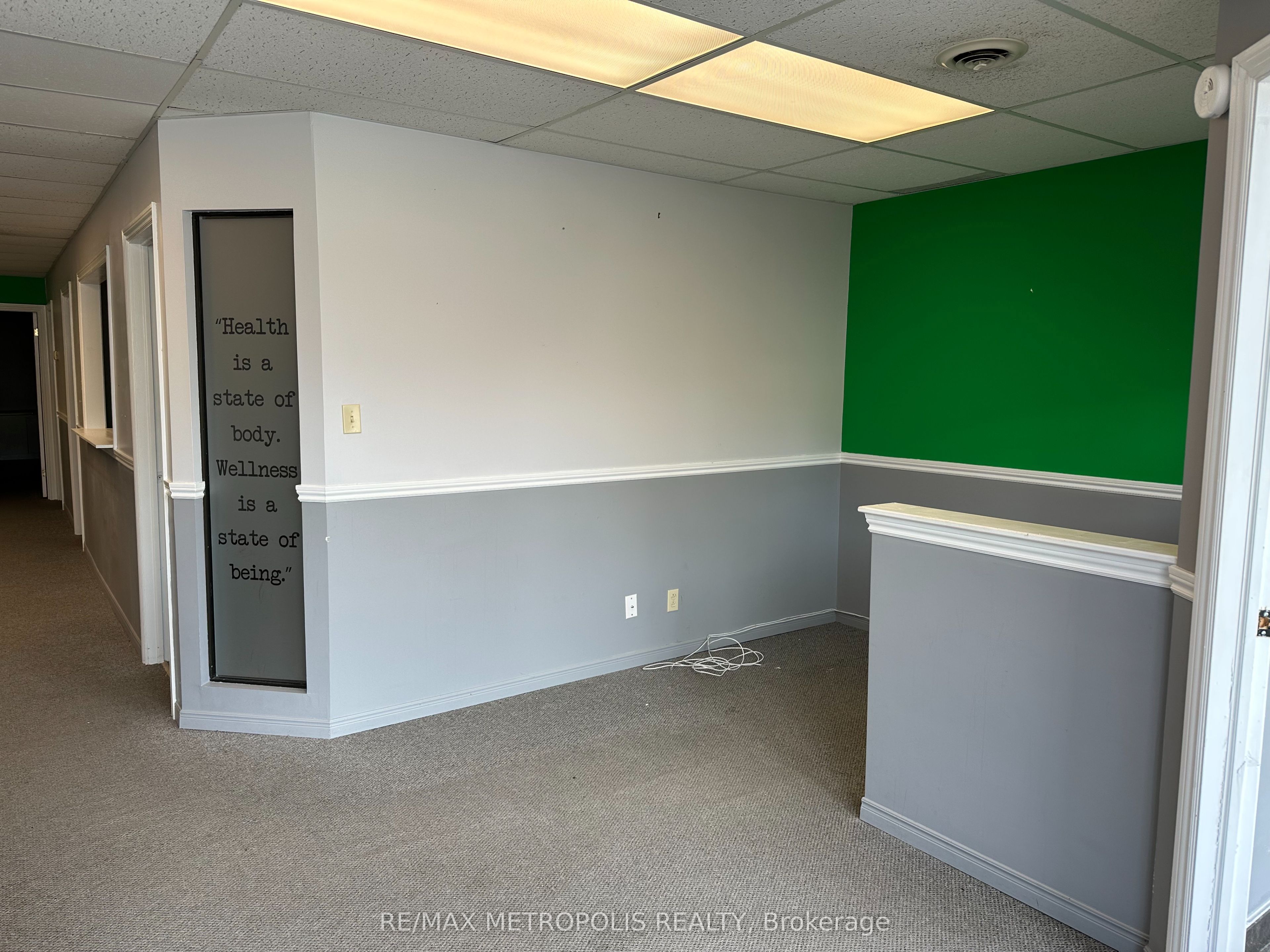 469 Dundas Street W 2 Property Photo 8