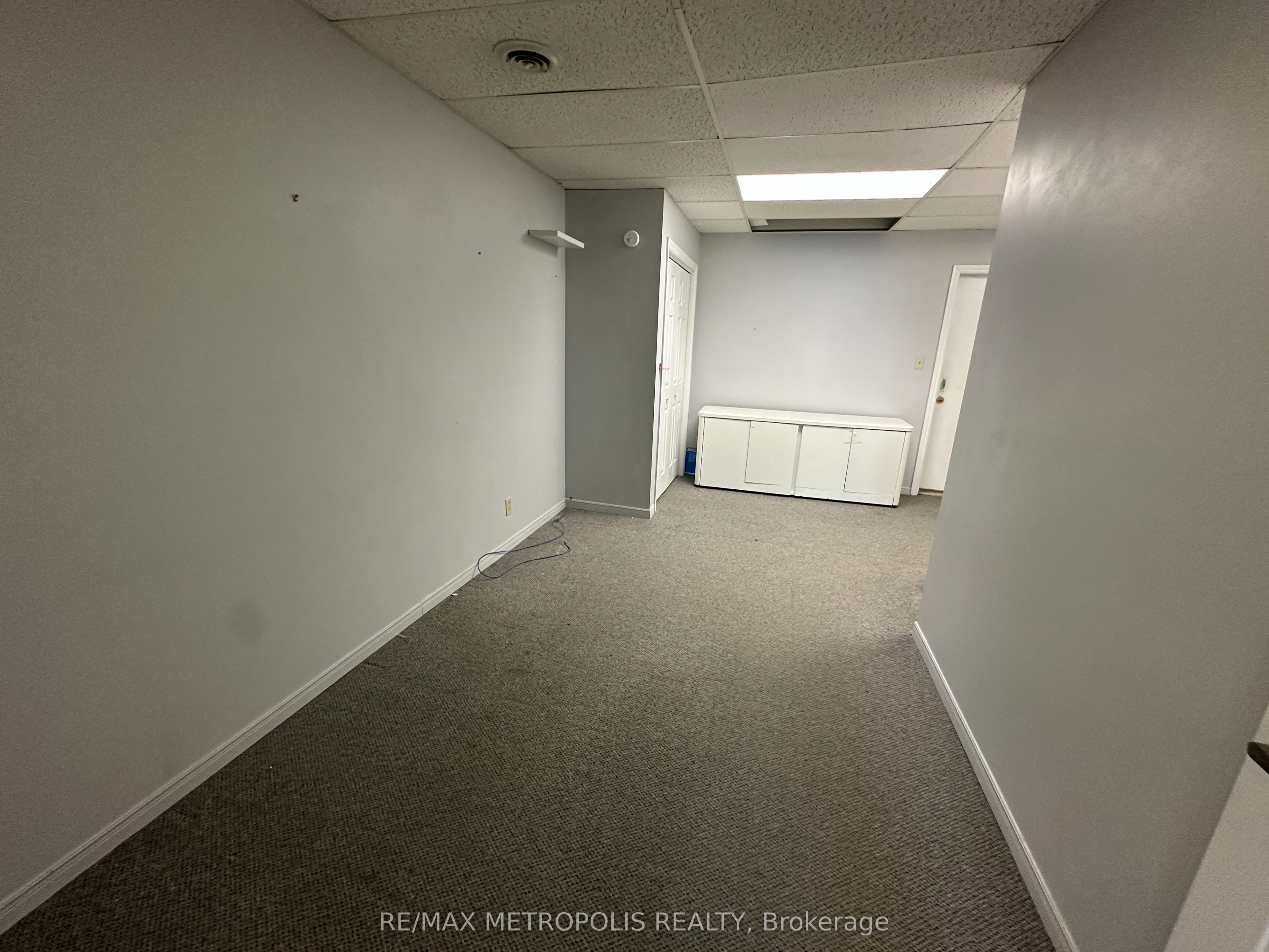 469 Dundas Street W 2 Property Photo 12