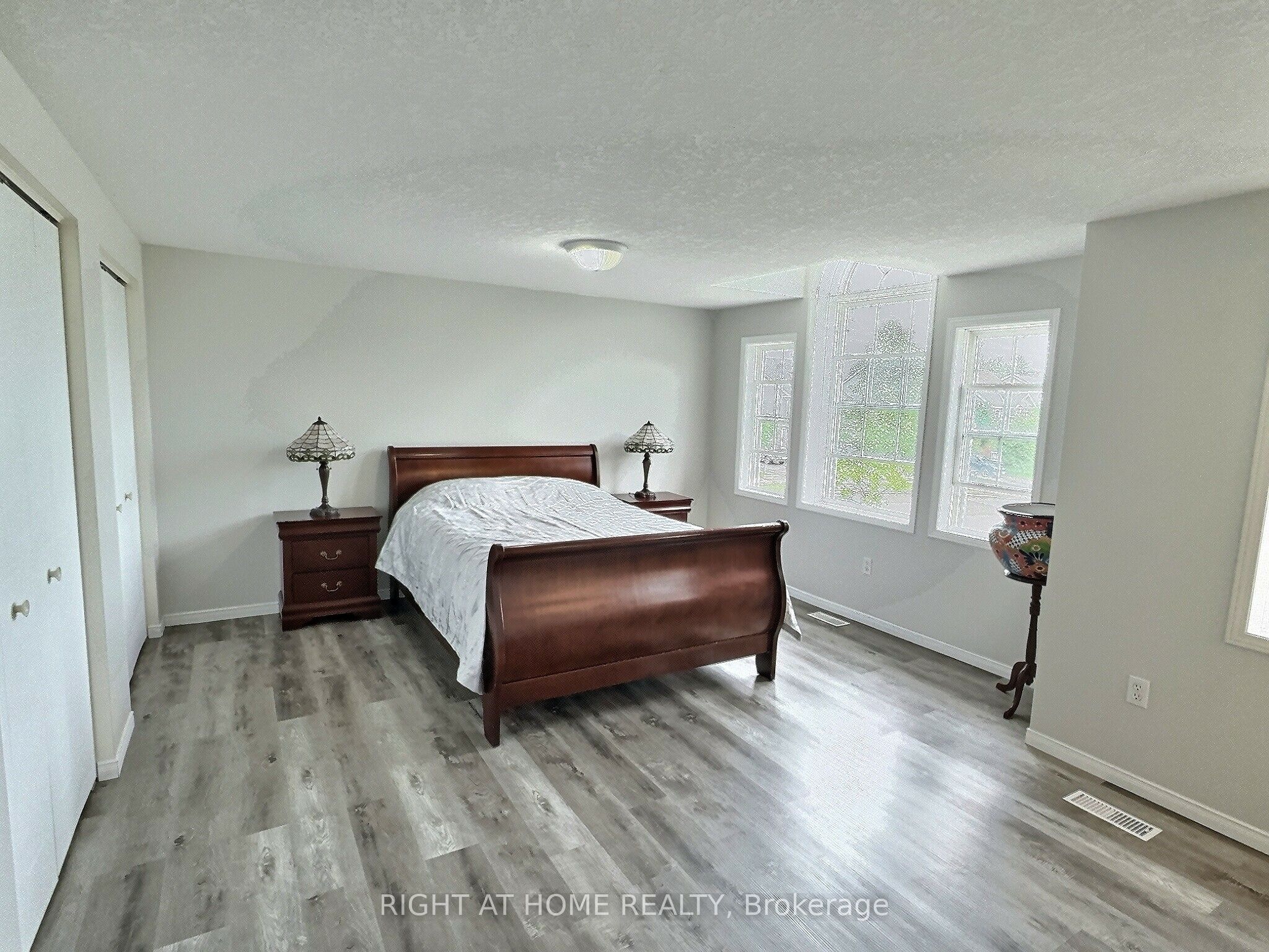 385 Havendale Crescent Property Photo 10