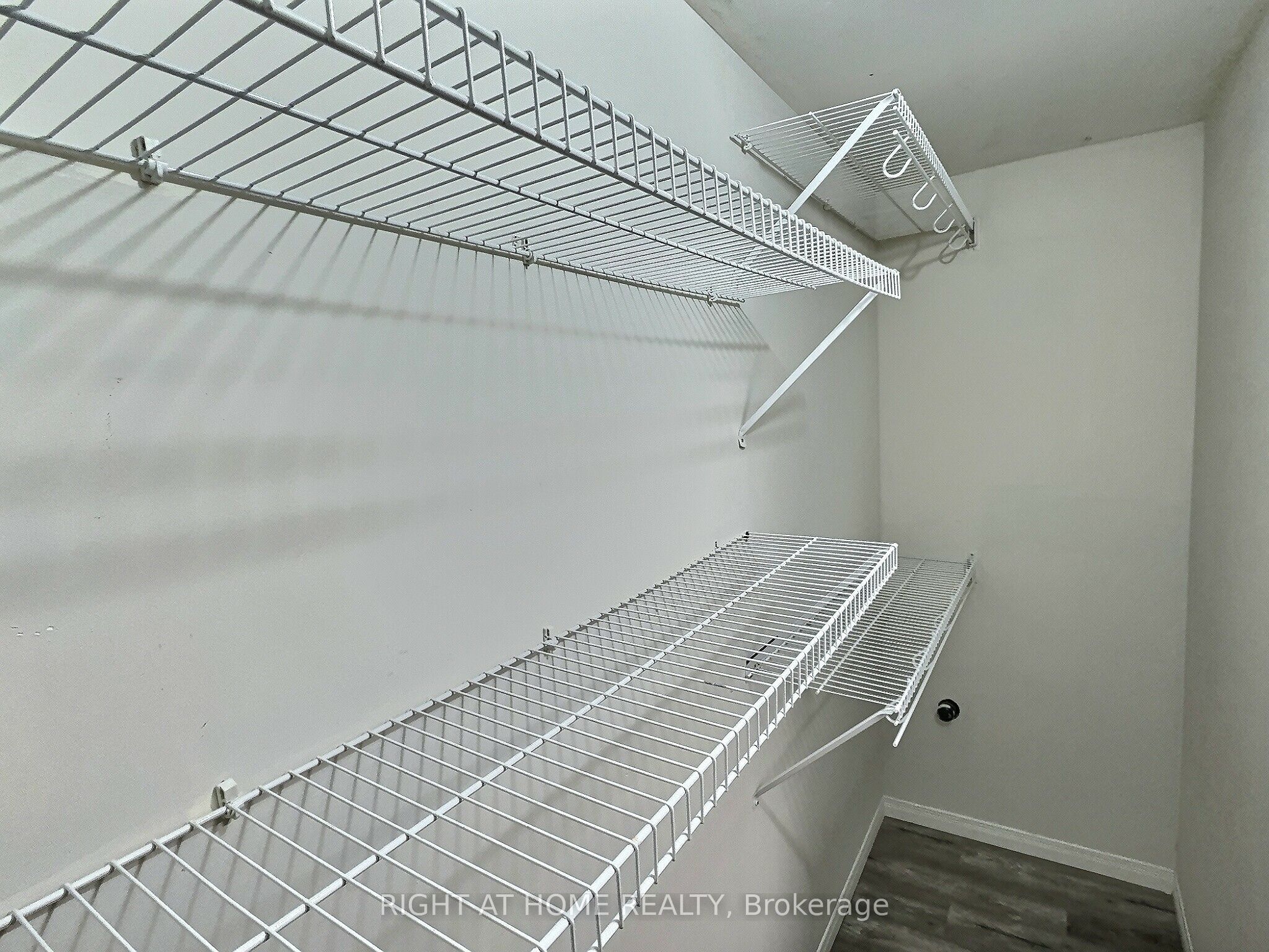 385 Havendale Crescent Property Photo 21