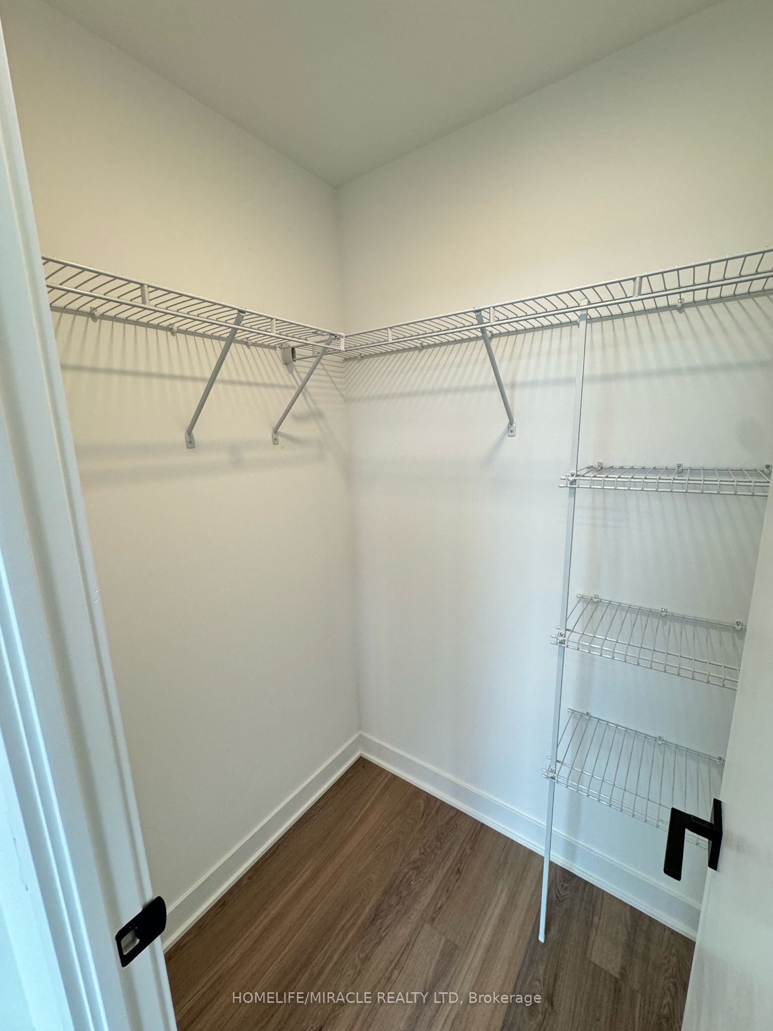 2782 Barton Street E 1219 Property Photo 5