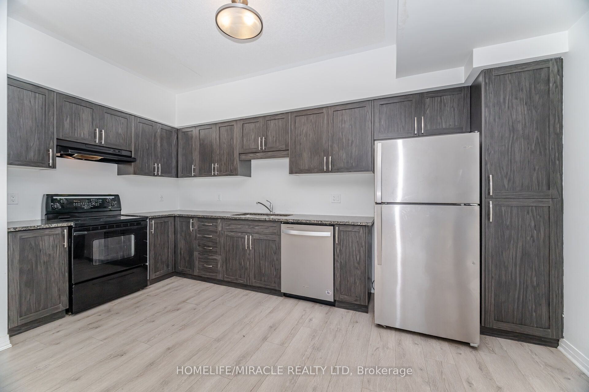 15 Visionary Avenue Property Photo 14