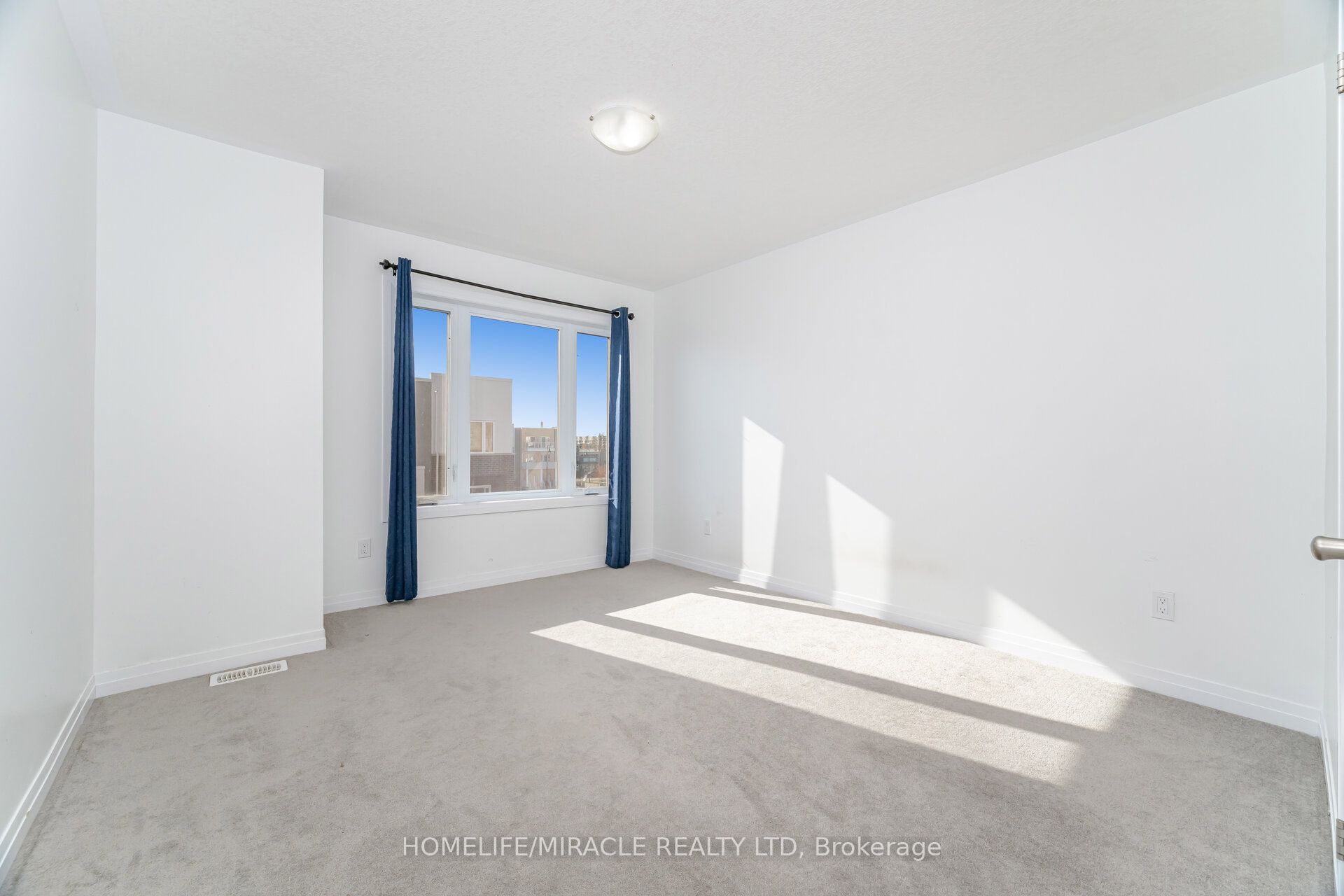 15 Visionary Avenue Property Photo 26