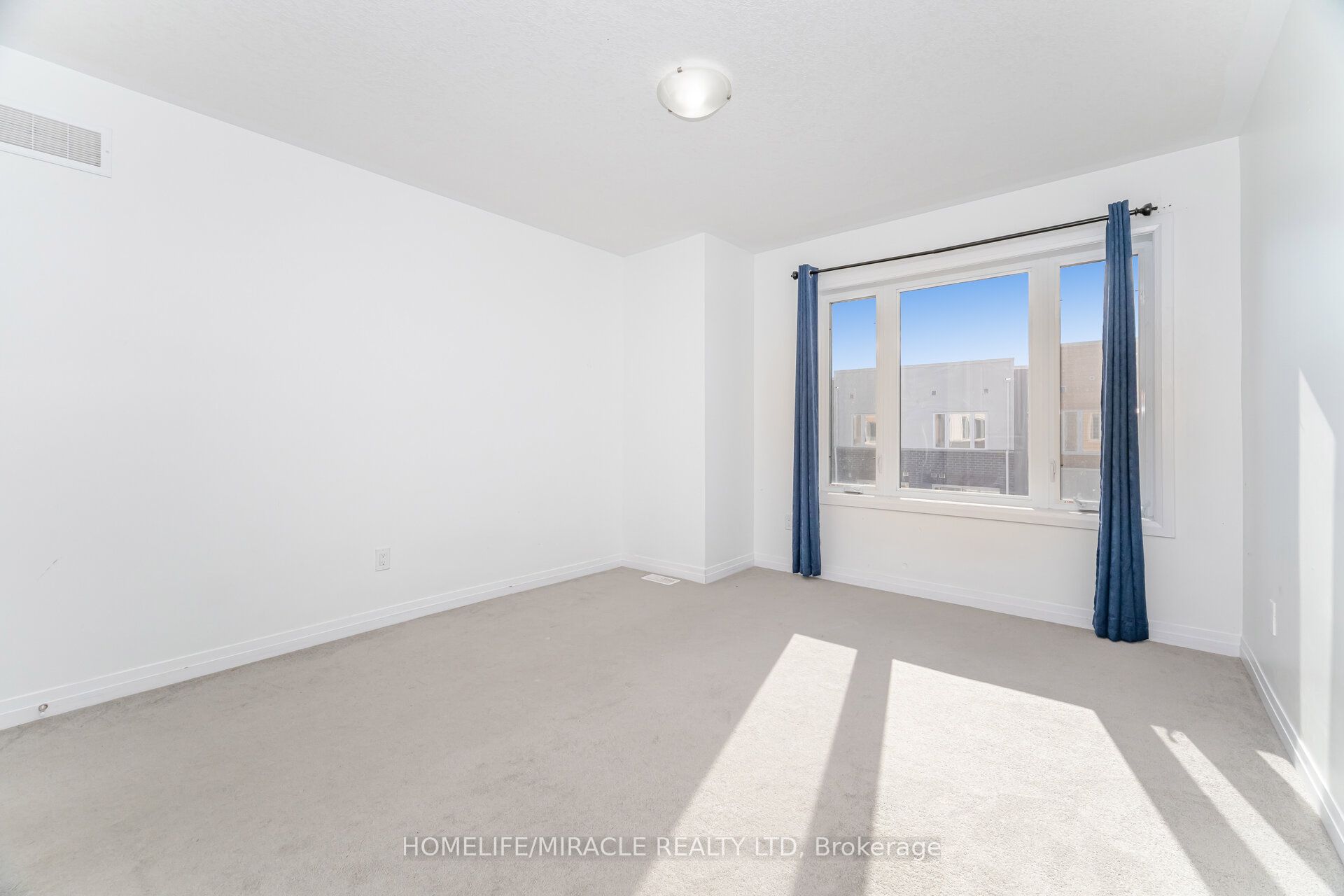 15 Visionary Avenue Property Photo 27