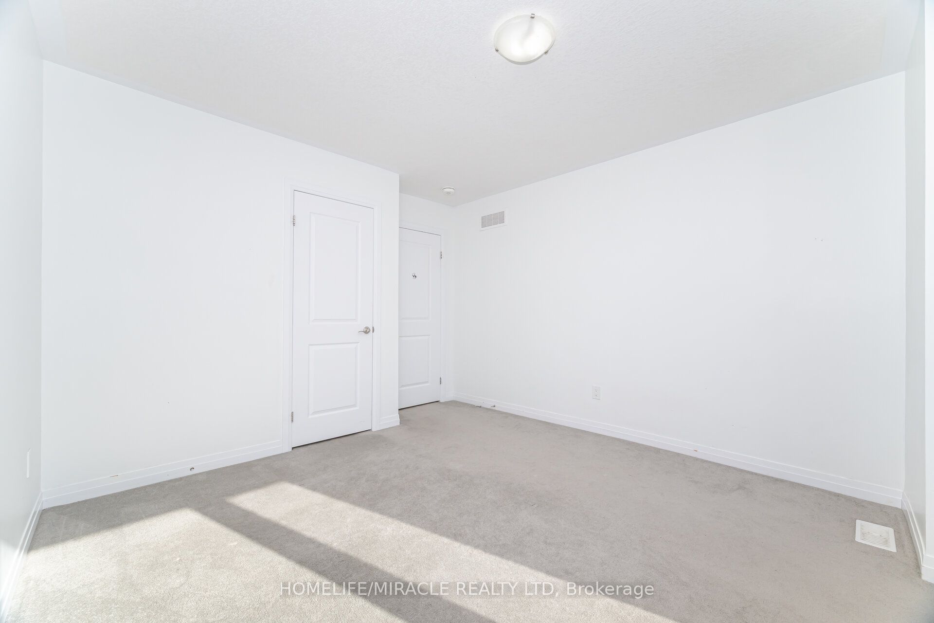 15 Visionary Avenue Property Photo 28