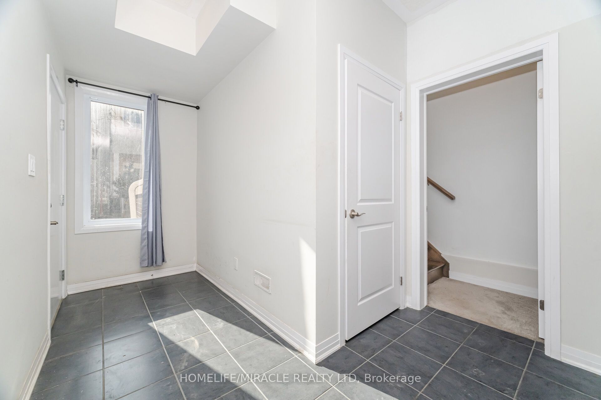 15 Visionary Avenue Property Photo 34