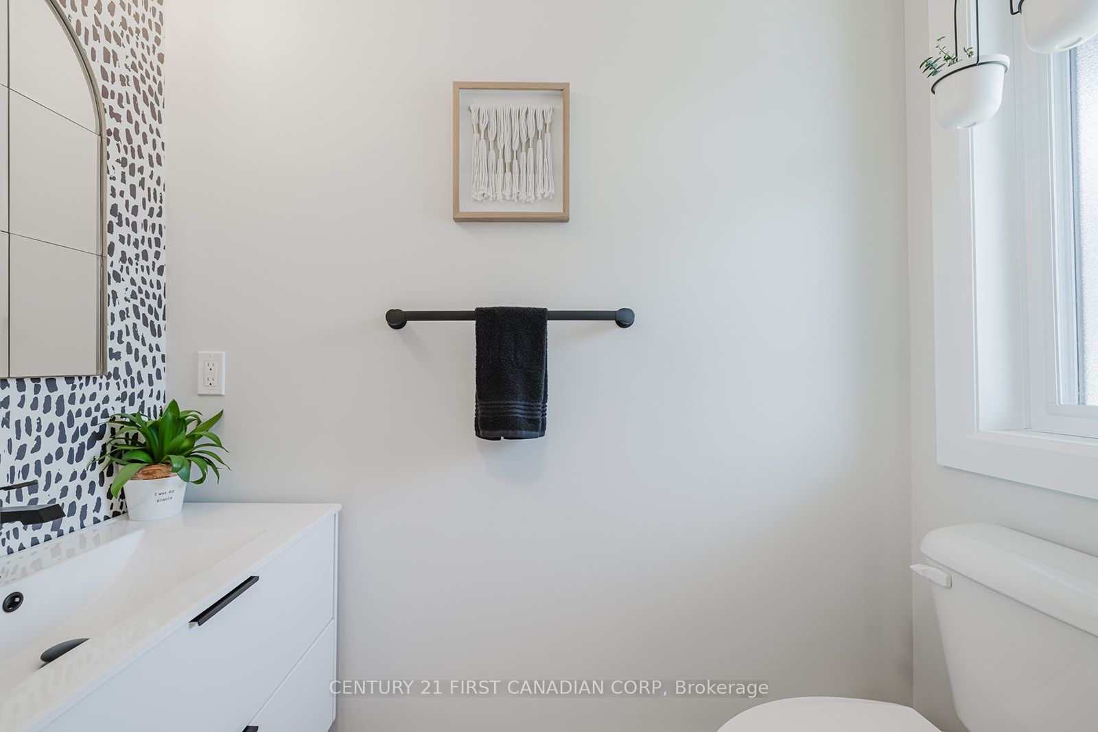 601 Lions Park Drive 9 Property Photo 7