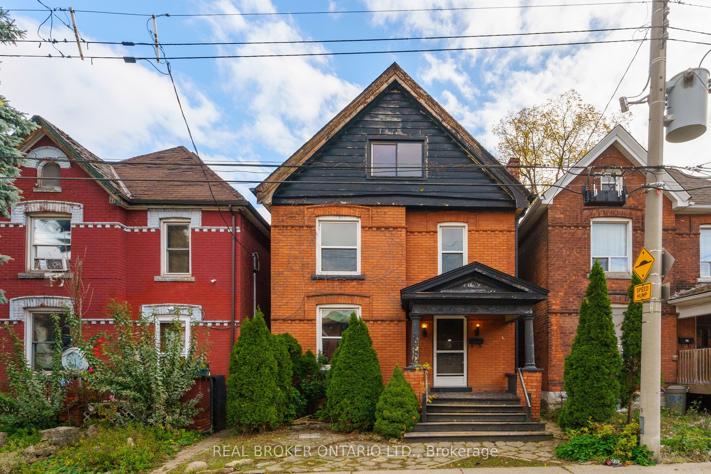 125 Grant Ave Property Photo 1