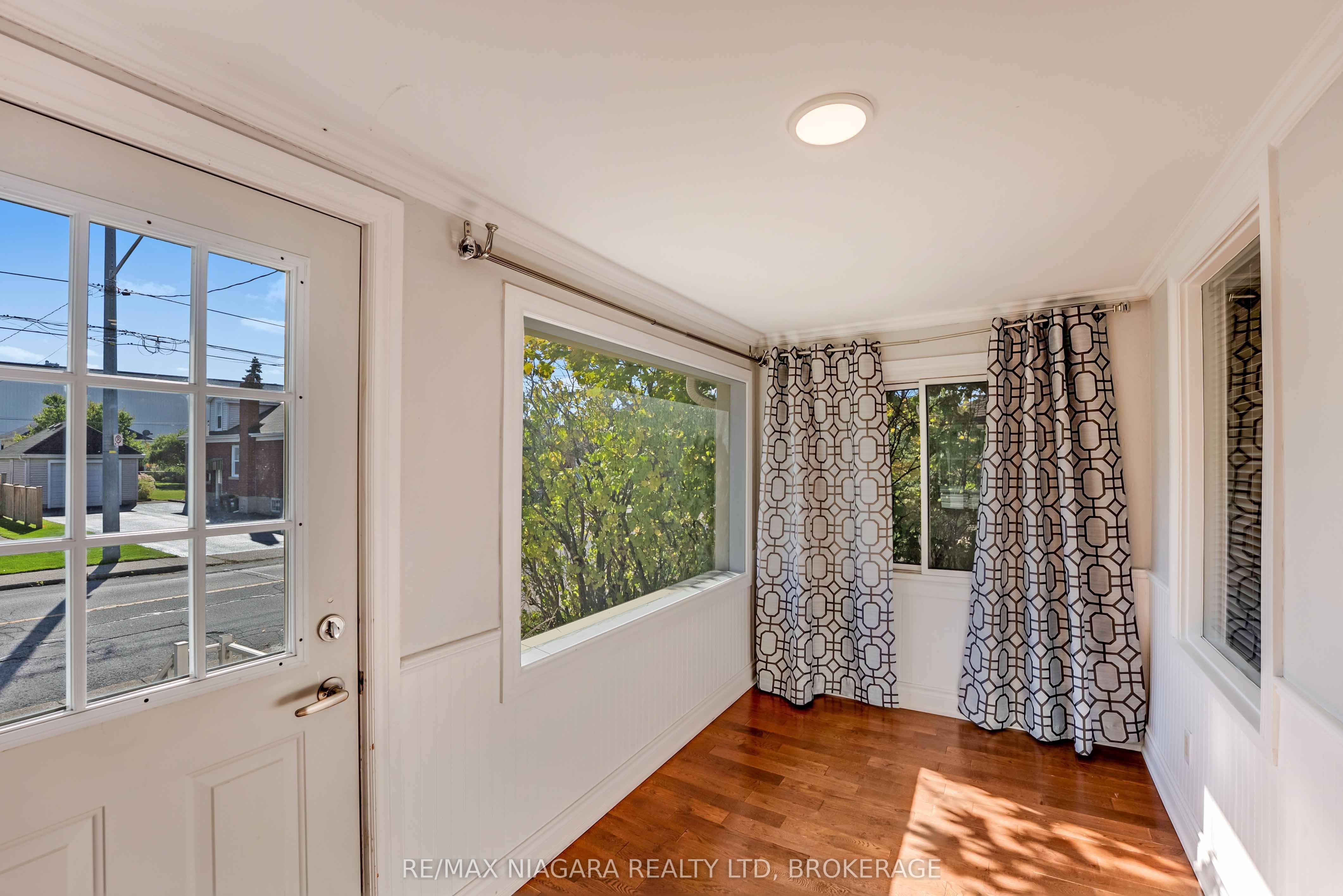 5231 Kitchener Street Property Photo 3