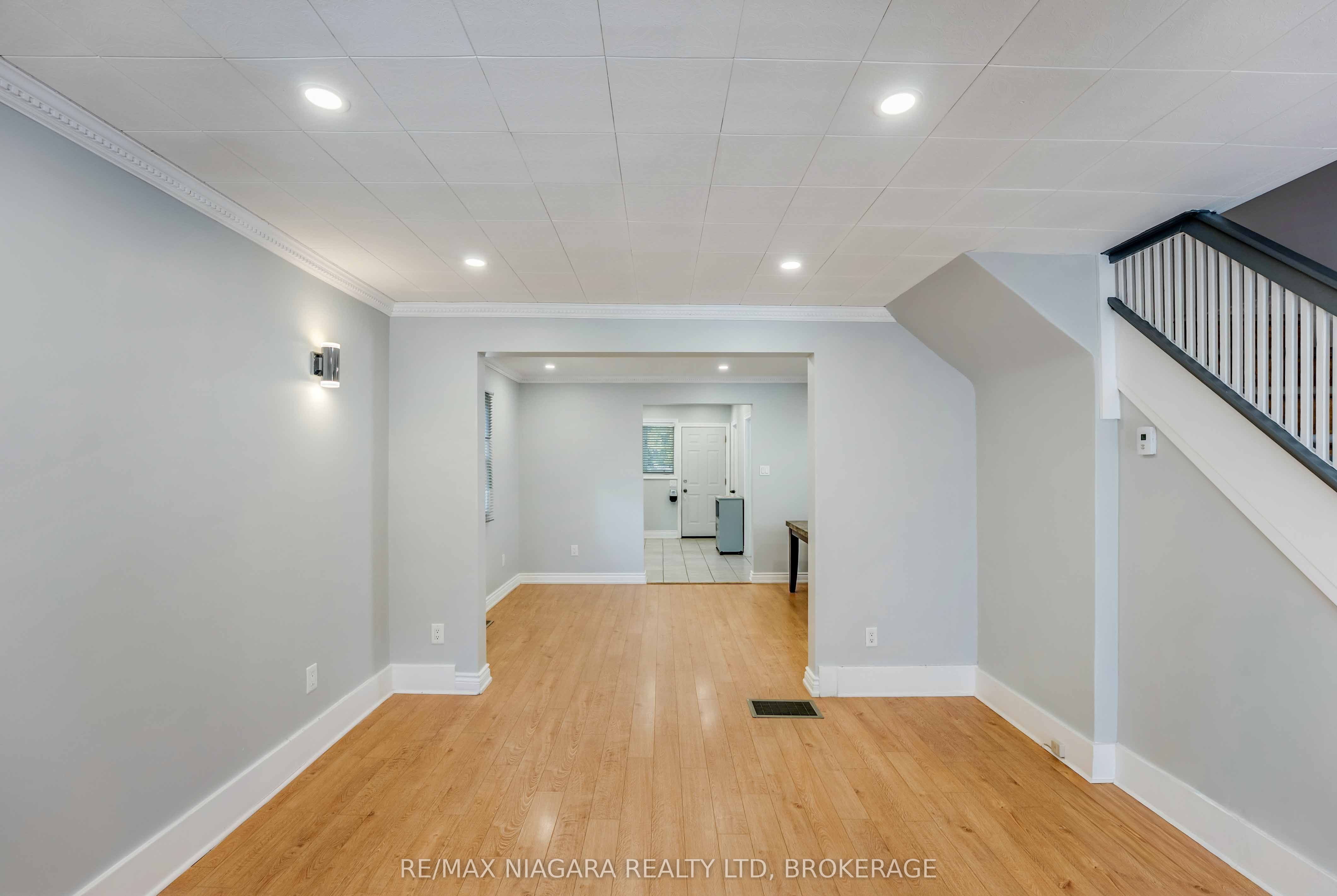 5231 Kitchener Street Property Photo 5