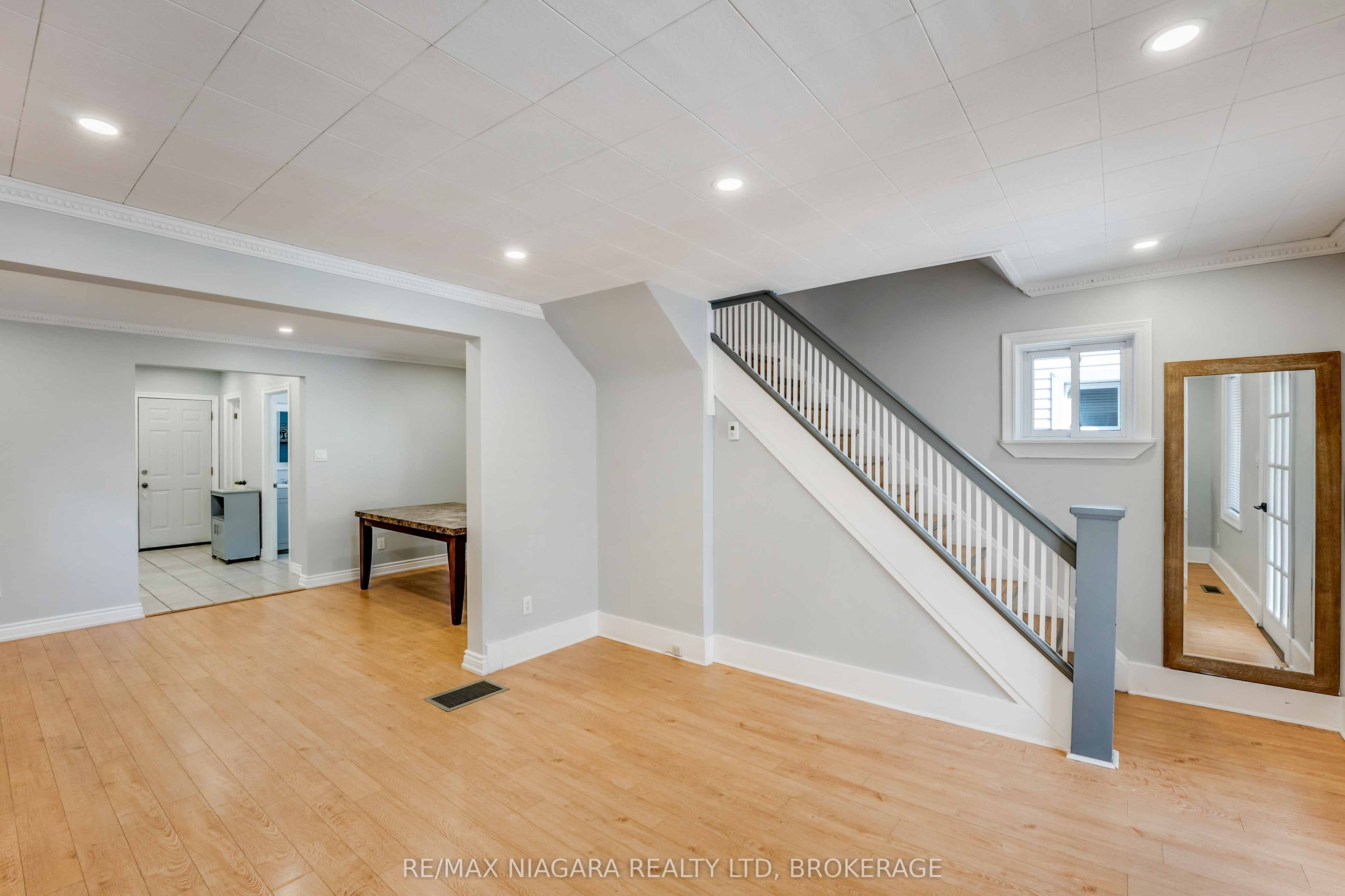 5231 Kitchener Street Property Photo 6