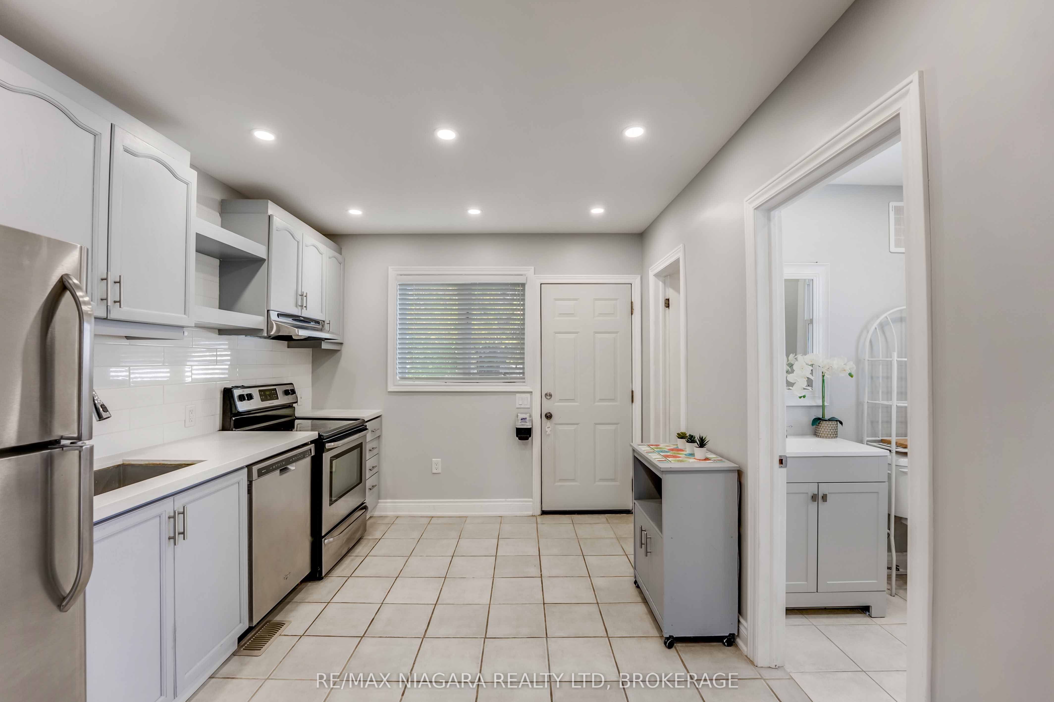 5231 Kitchener Street Property Photo 11