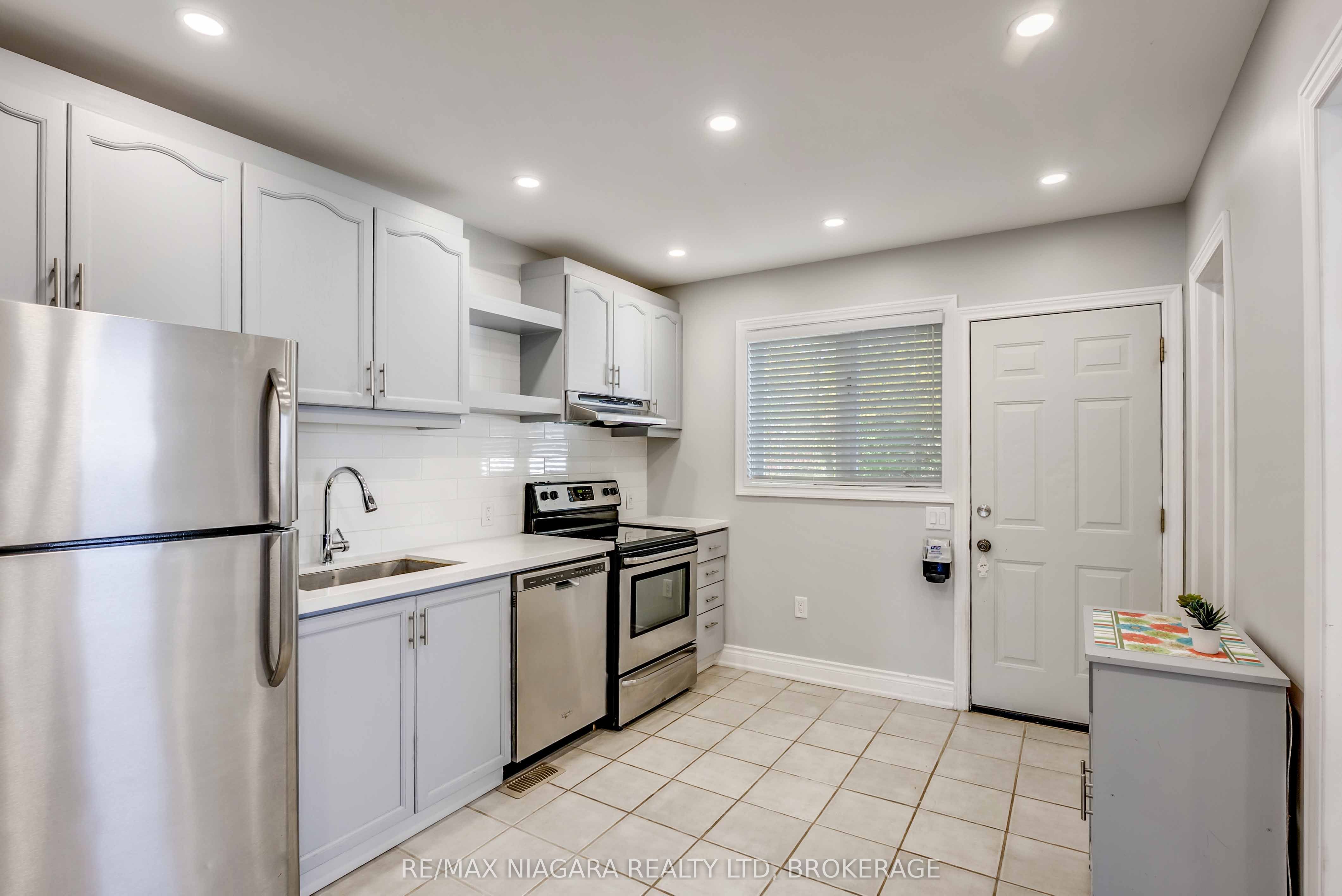 5231 Kitchener Street Property Photo 12