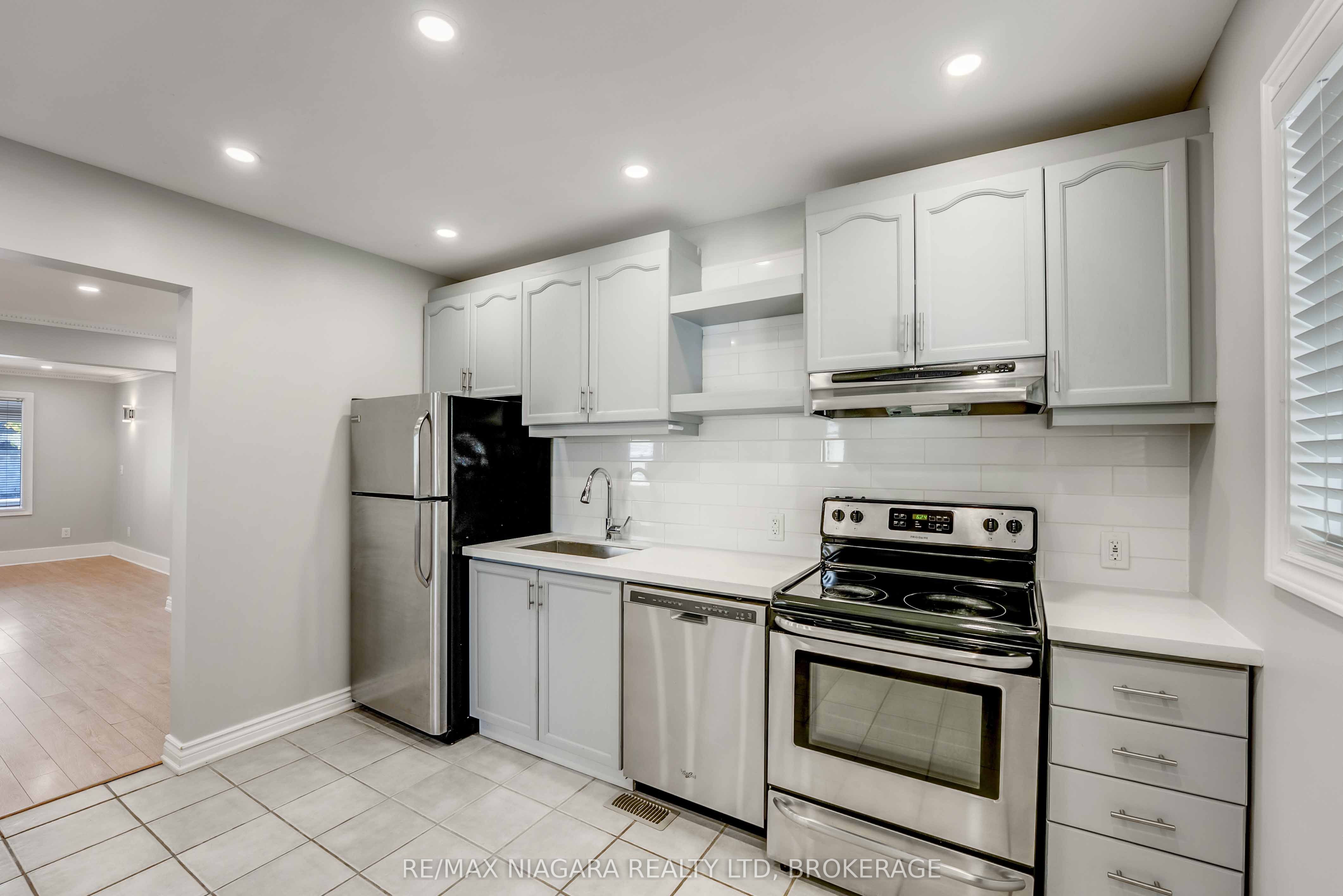 5231 Kitchener Street Property Photo 14