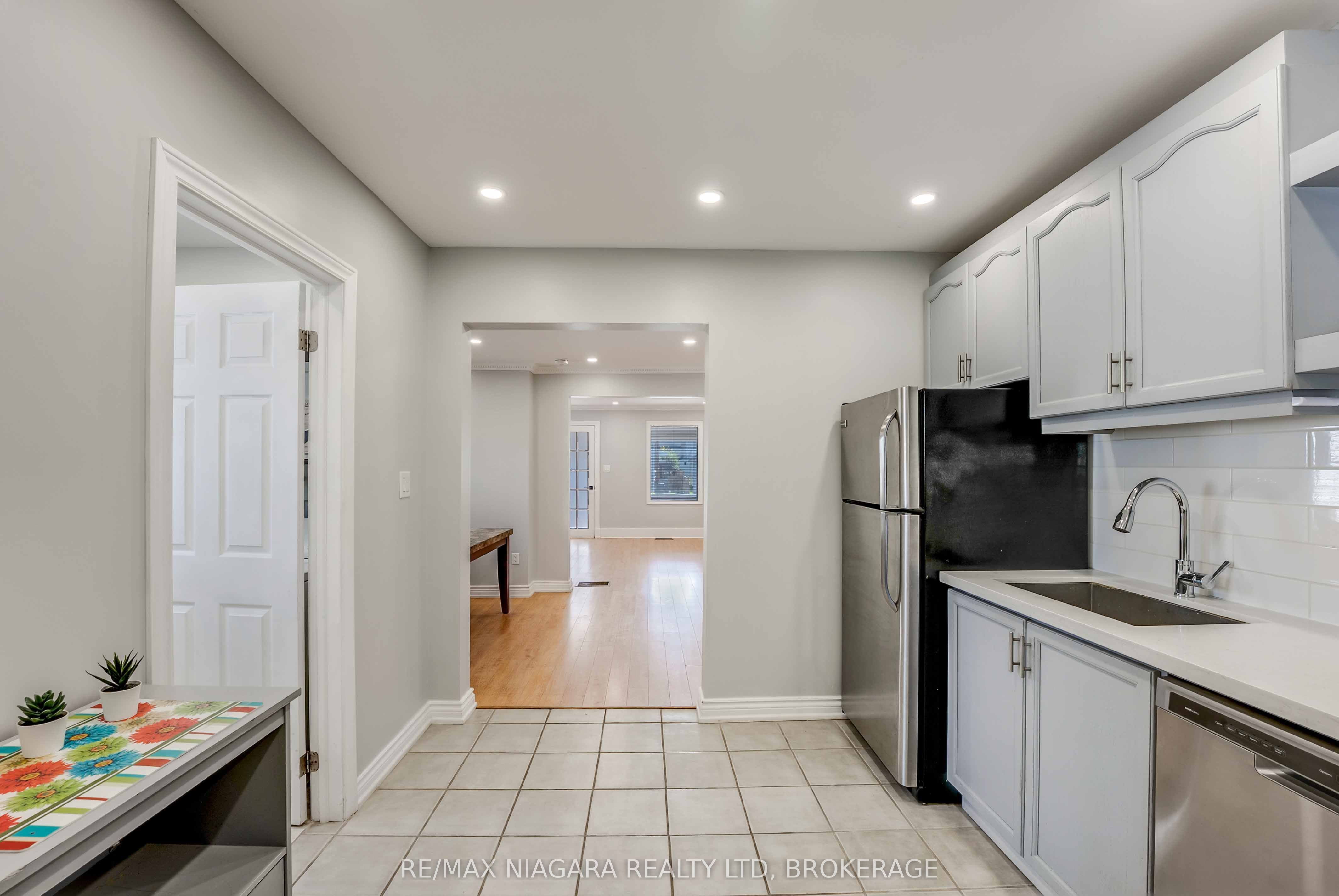 5231 Kitchener Street Property Photo 15