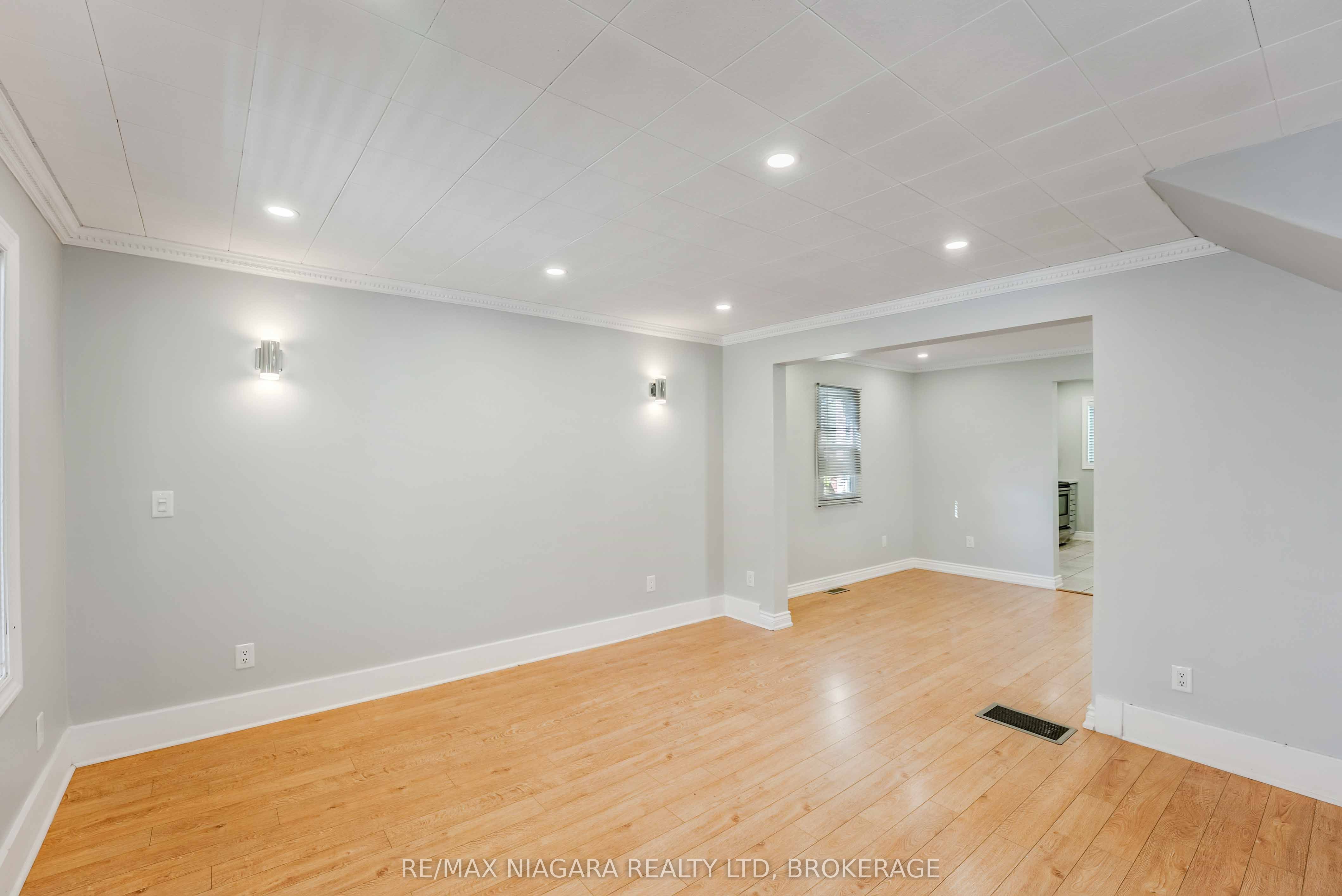 5231 Kitchener Street Property Photo 18