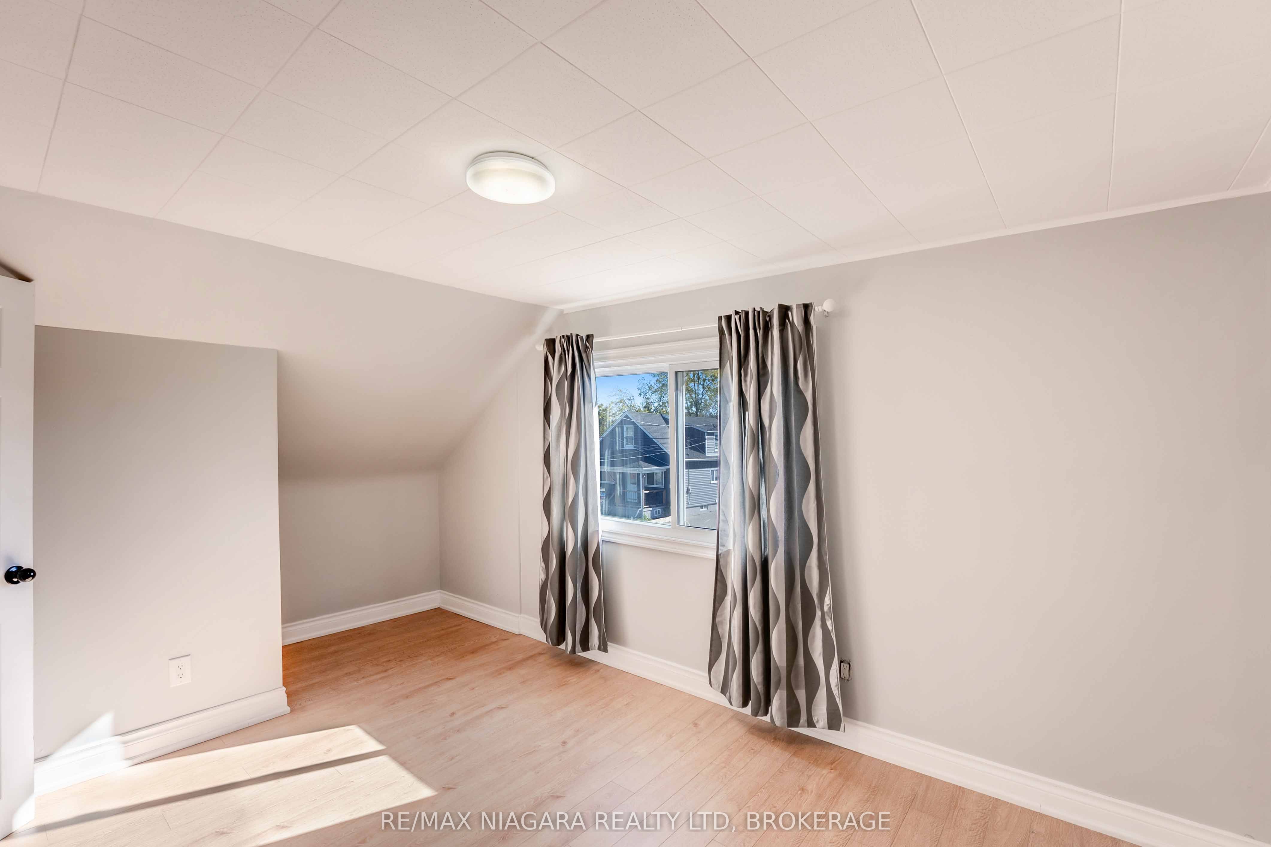 5231 Kitchener Street Property Photo 22