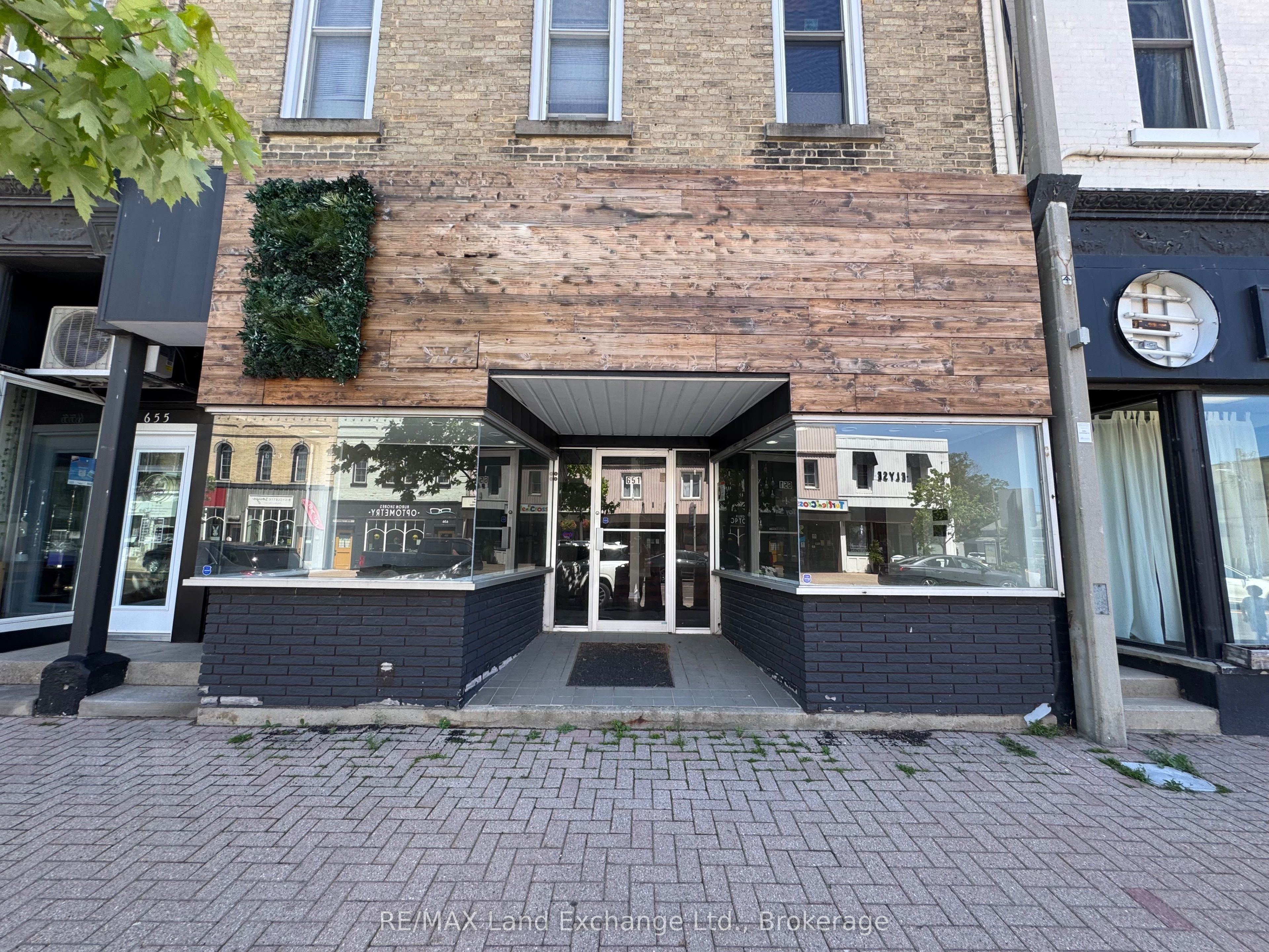 651 Goderich St Property Photo 1