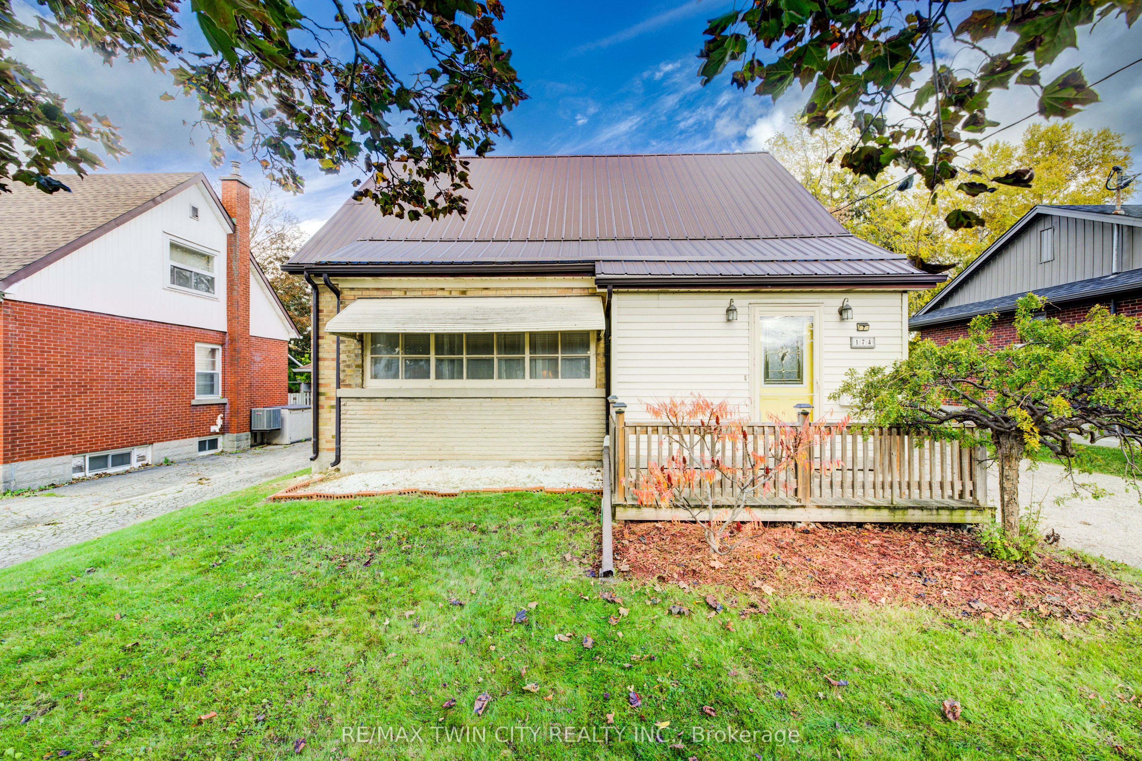 174 Union Street E Property Photo 1