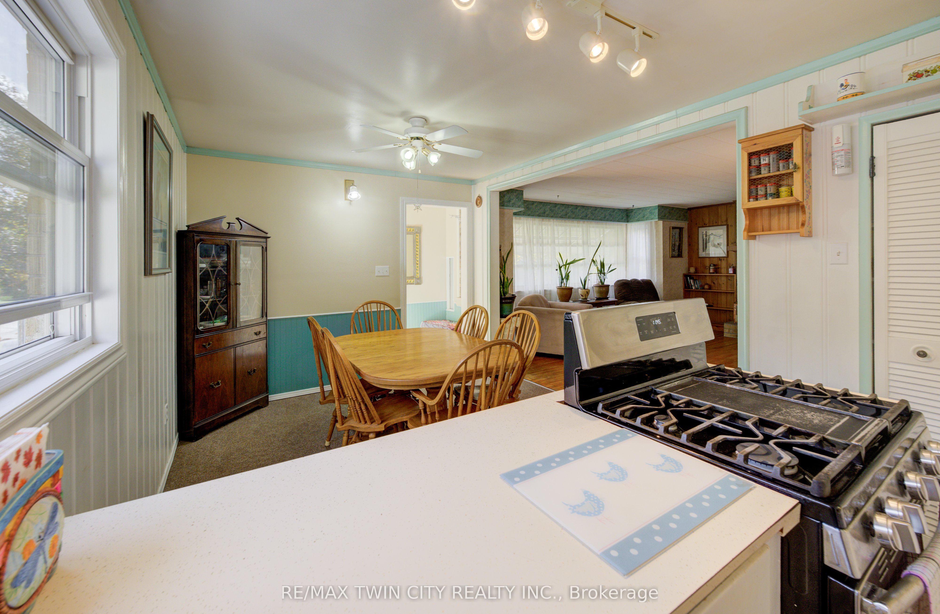 174 Union Street E Property Photo 7