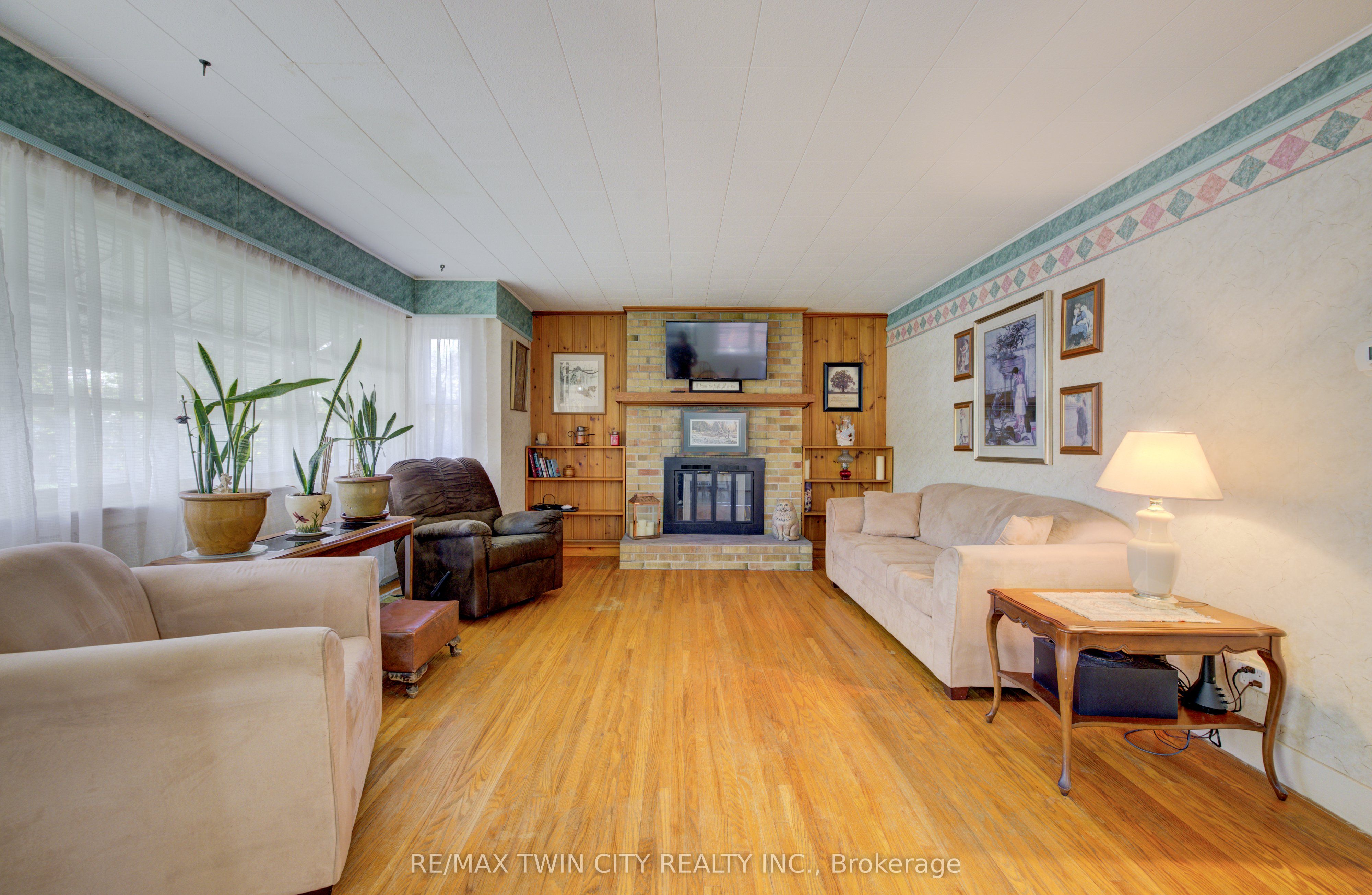 174 Union Street E Property Photo 9