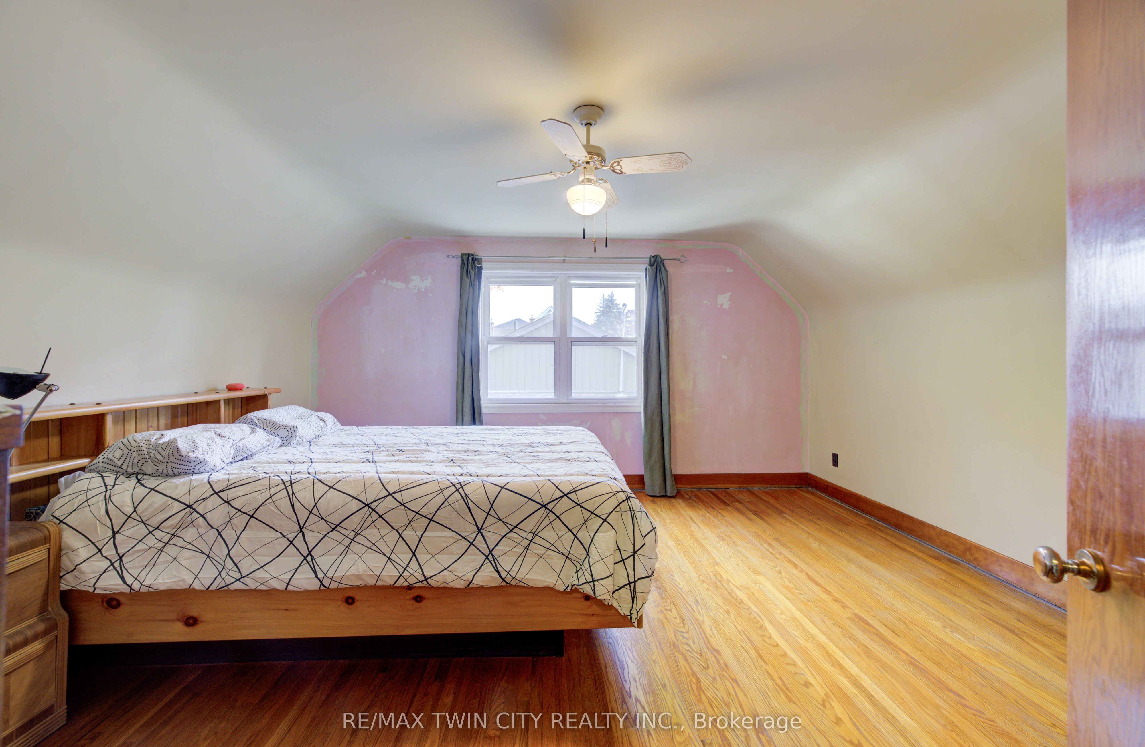 174 Union Street E Property Photo 15