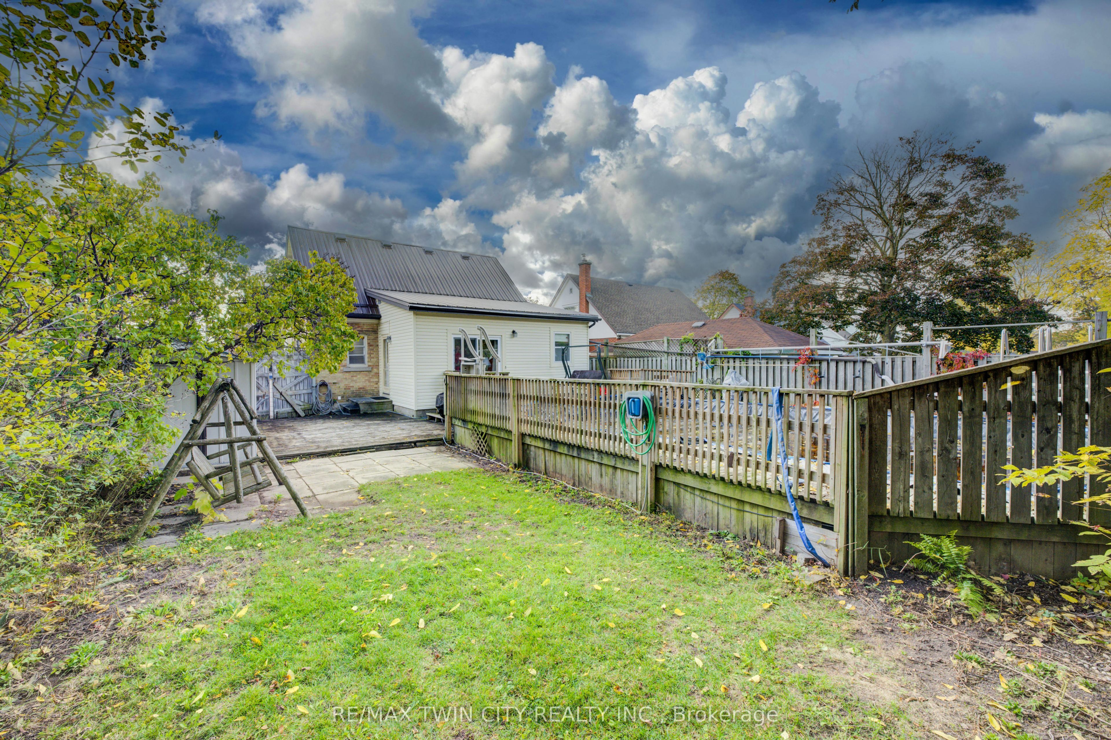 174 Union Street E Property Photo 24