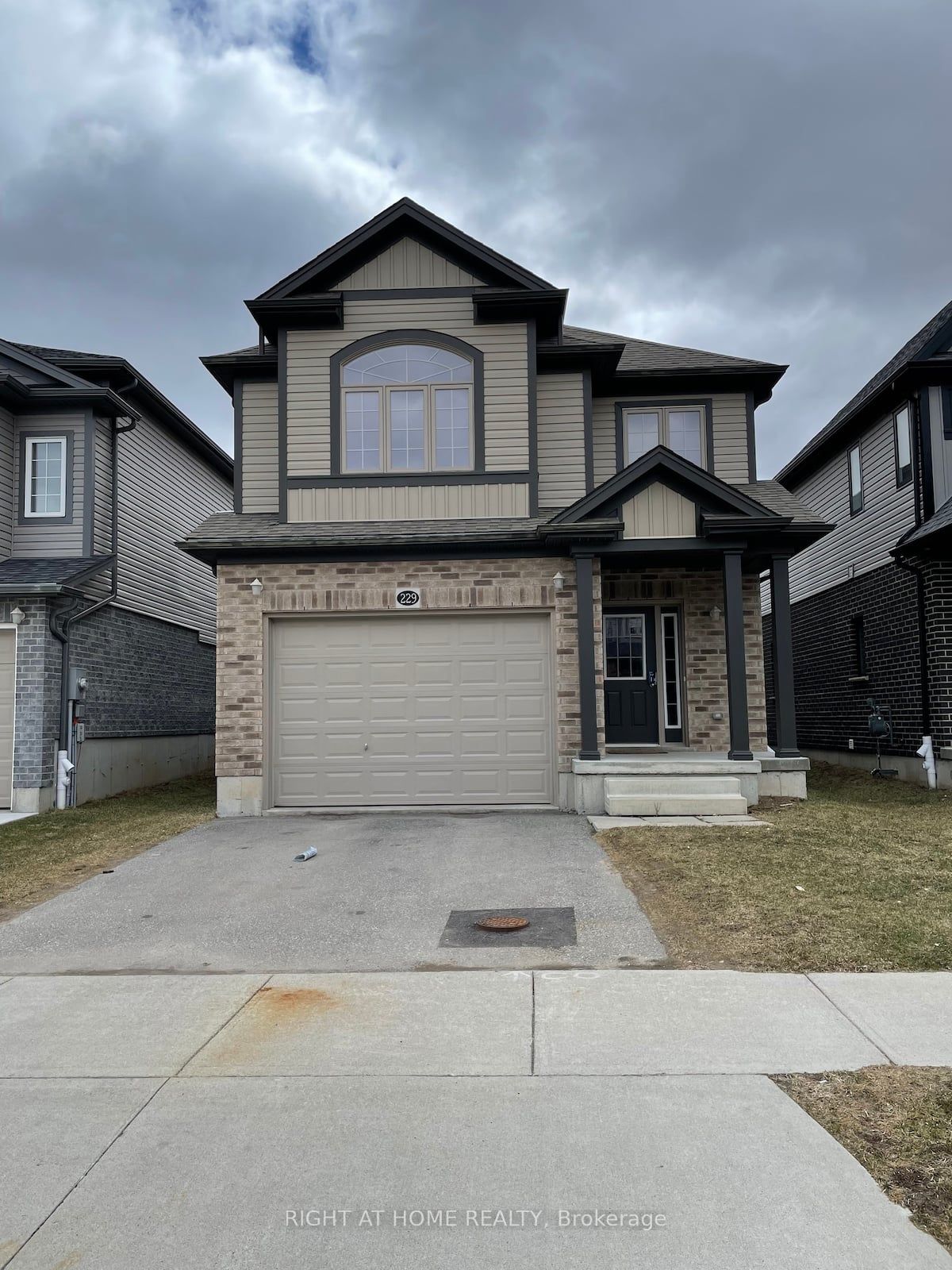 229 Tall Crass Crescent Main Property Photo 1