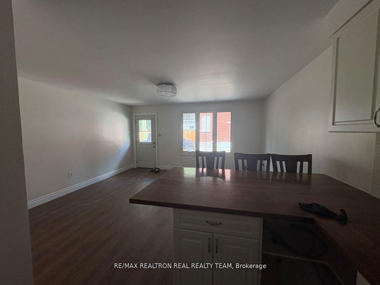 1129 Cannon St E Property Photo 1