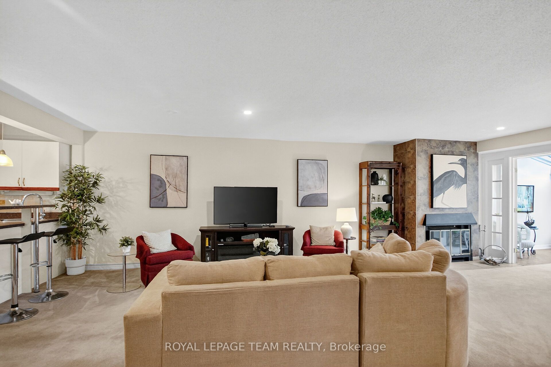 206 Stratas Court Property Photo 13