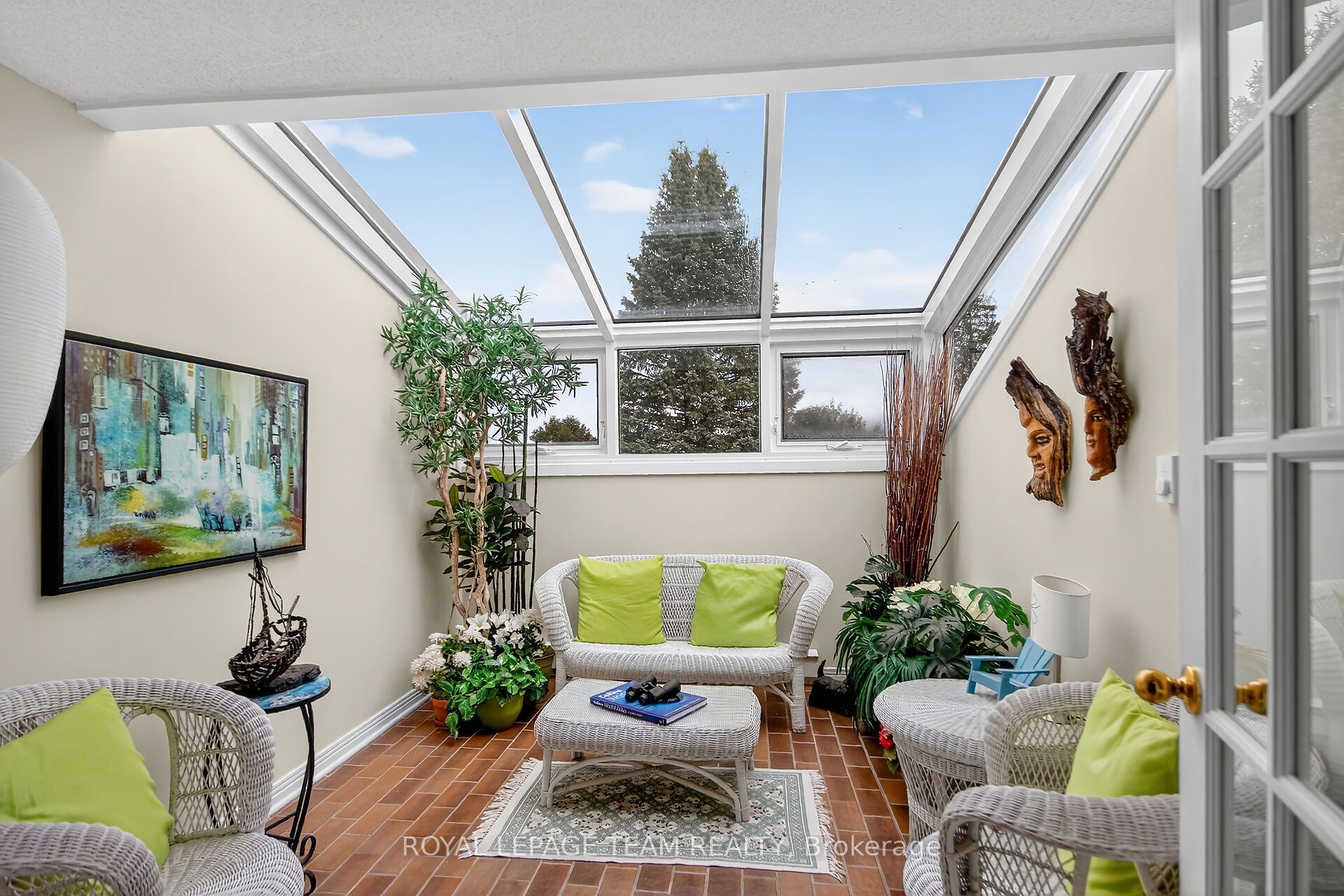 206 Stratas Court Property Photo 17