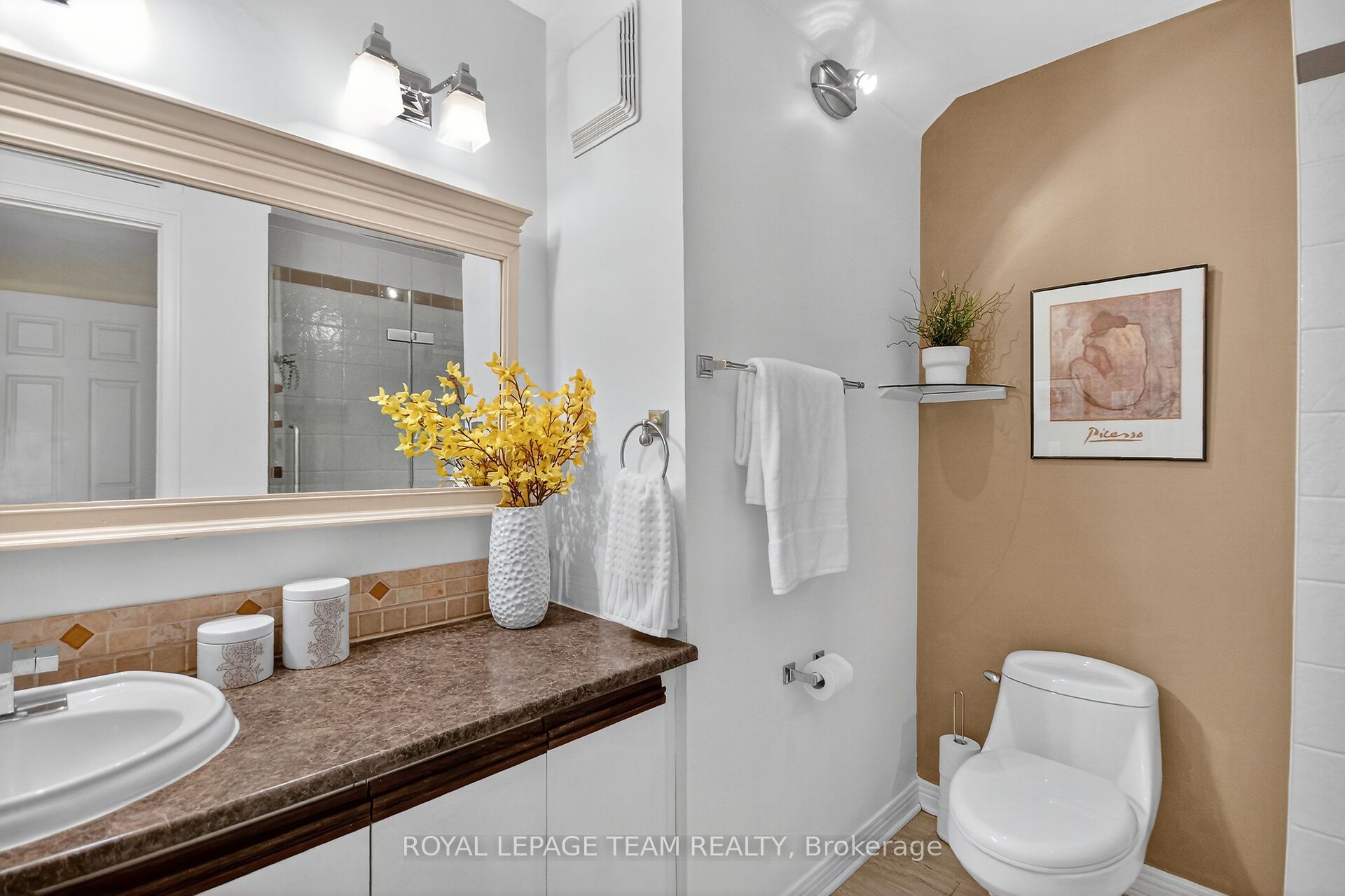 206 Stratas Court Property Photo 21