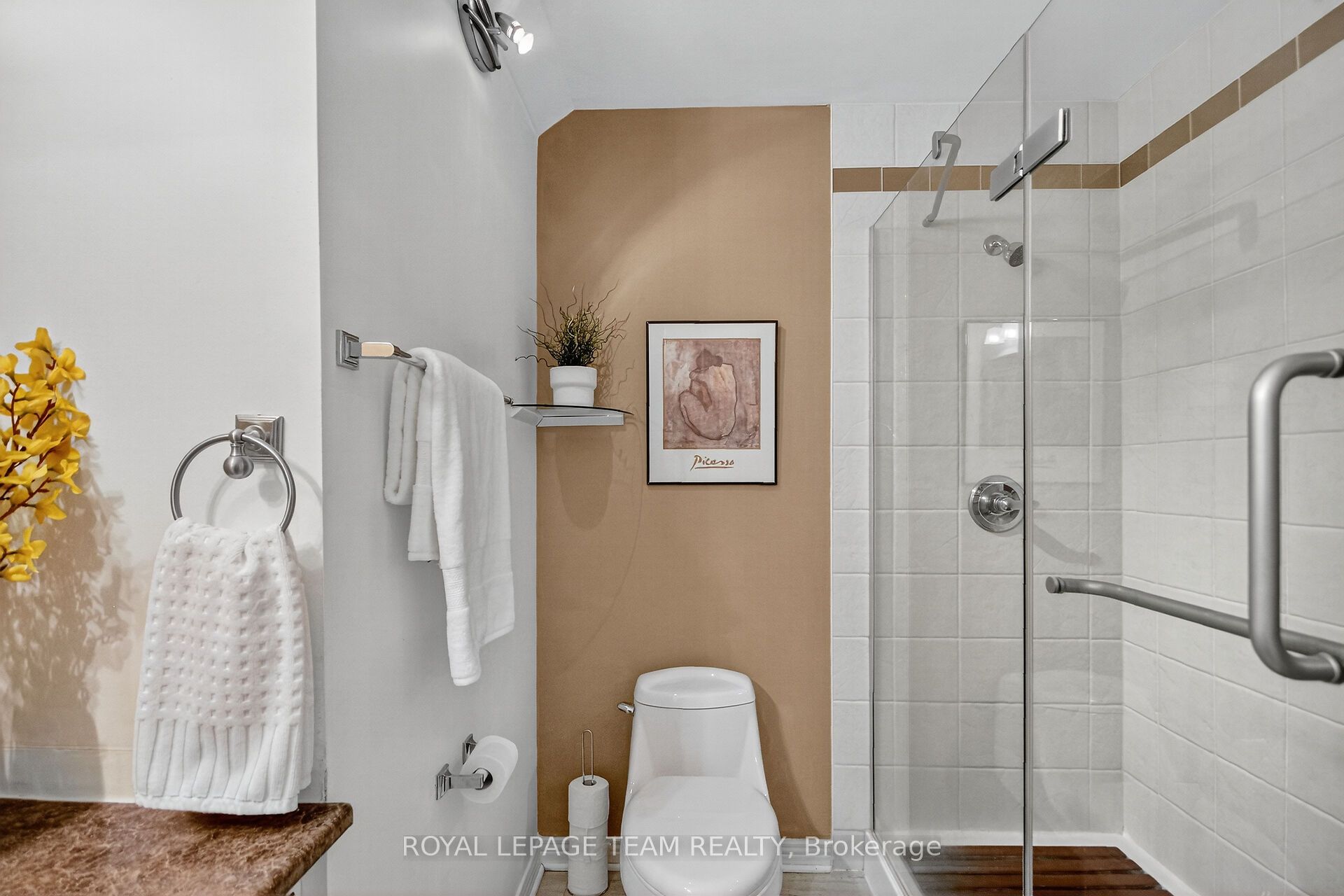 206 Stratas Court Property Photo 22