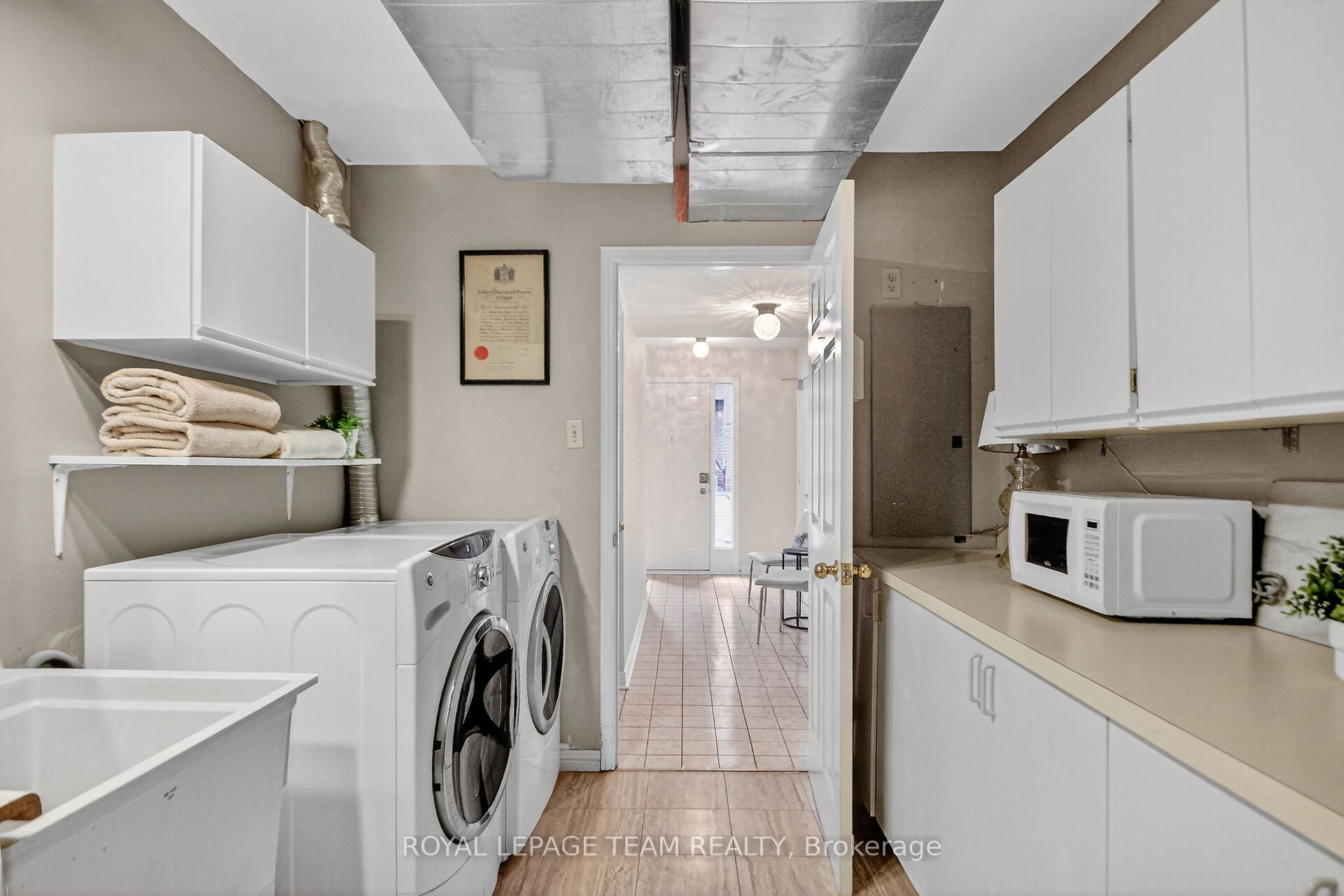 206 Stratas Court Property Photo 29