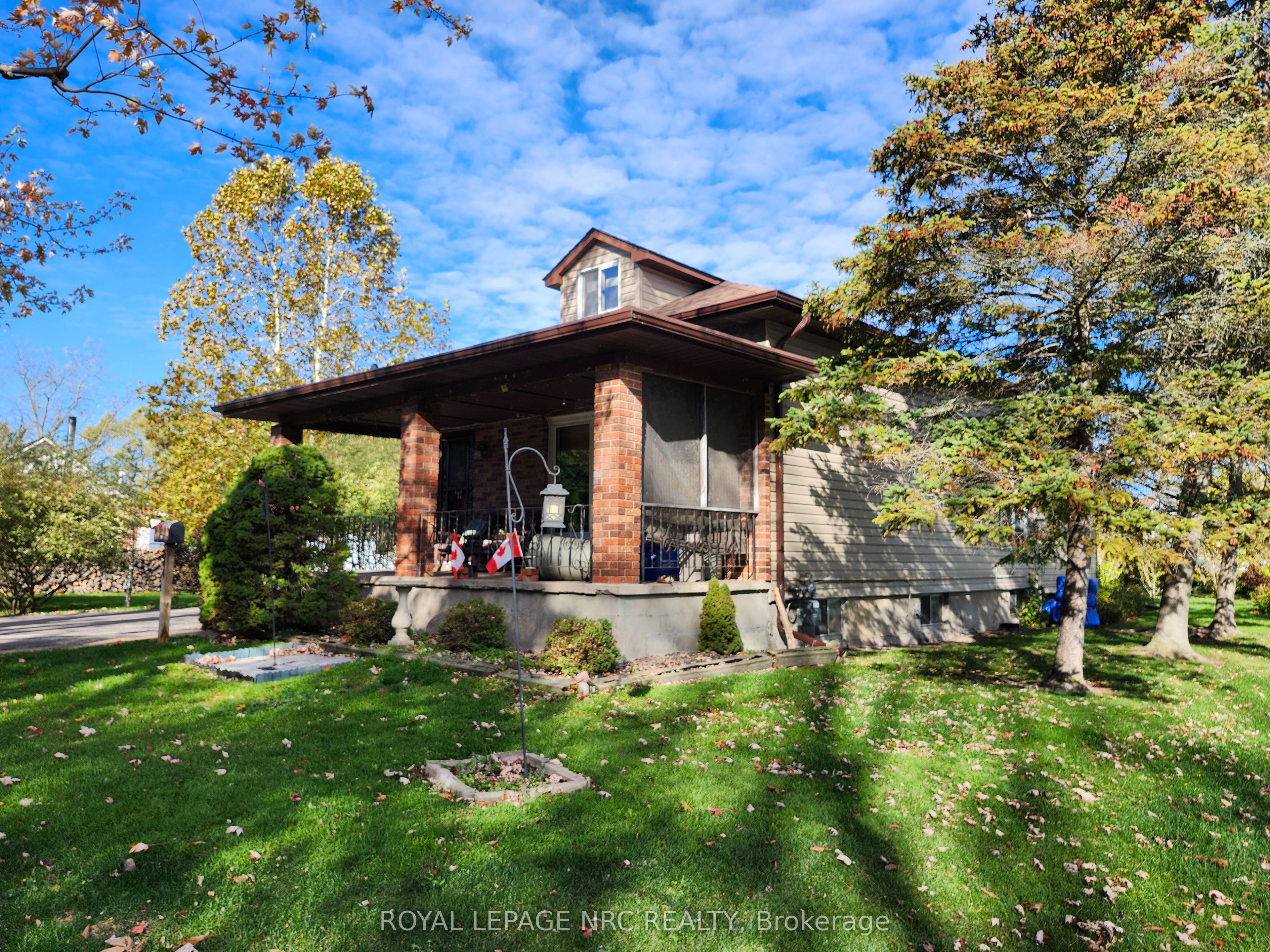 644 Floyd Pl Property Photo 6