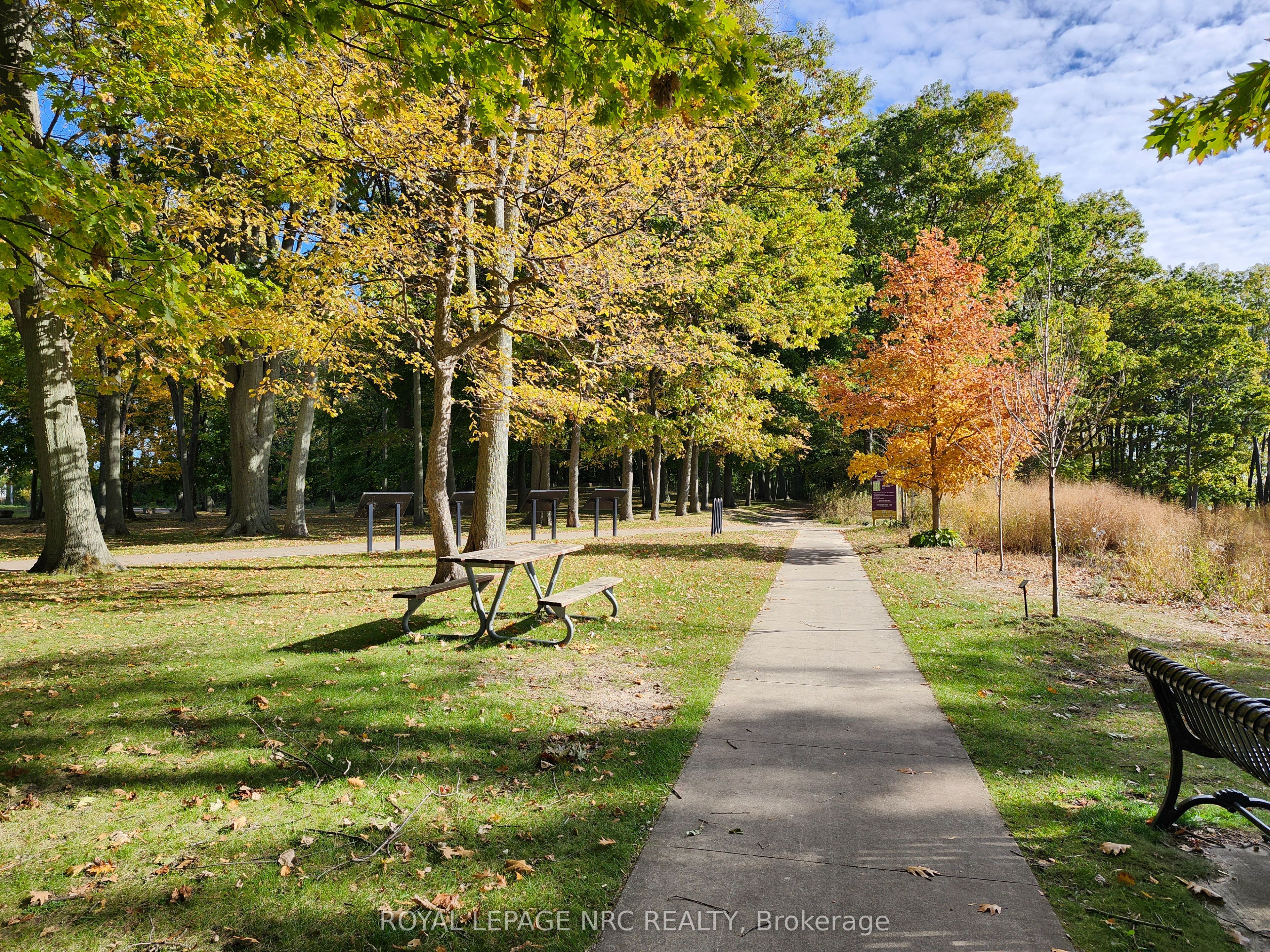 644 Floyd Pl Property Photo 11