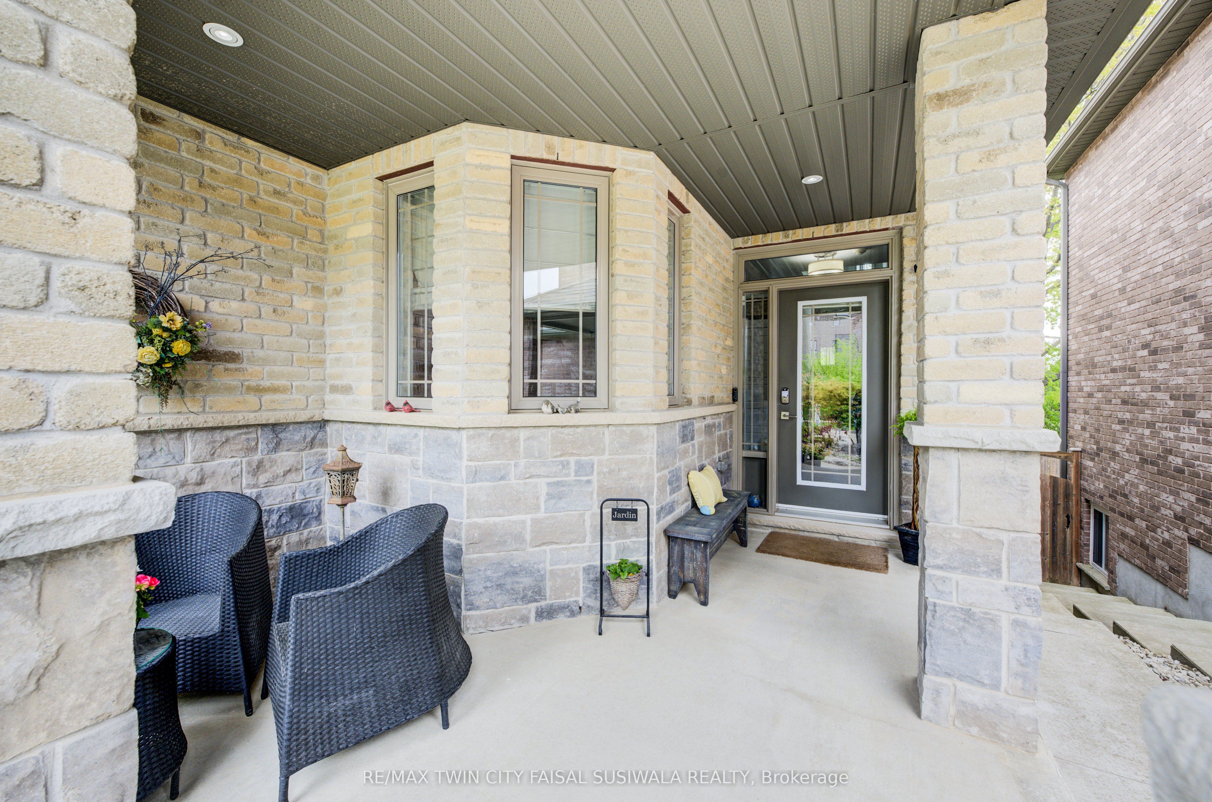 289 Wesley Boulevard Property Photo 4