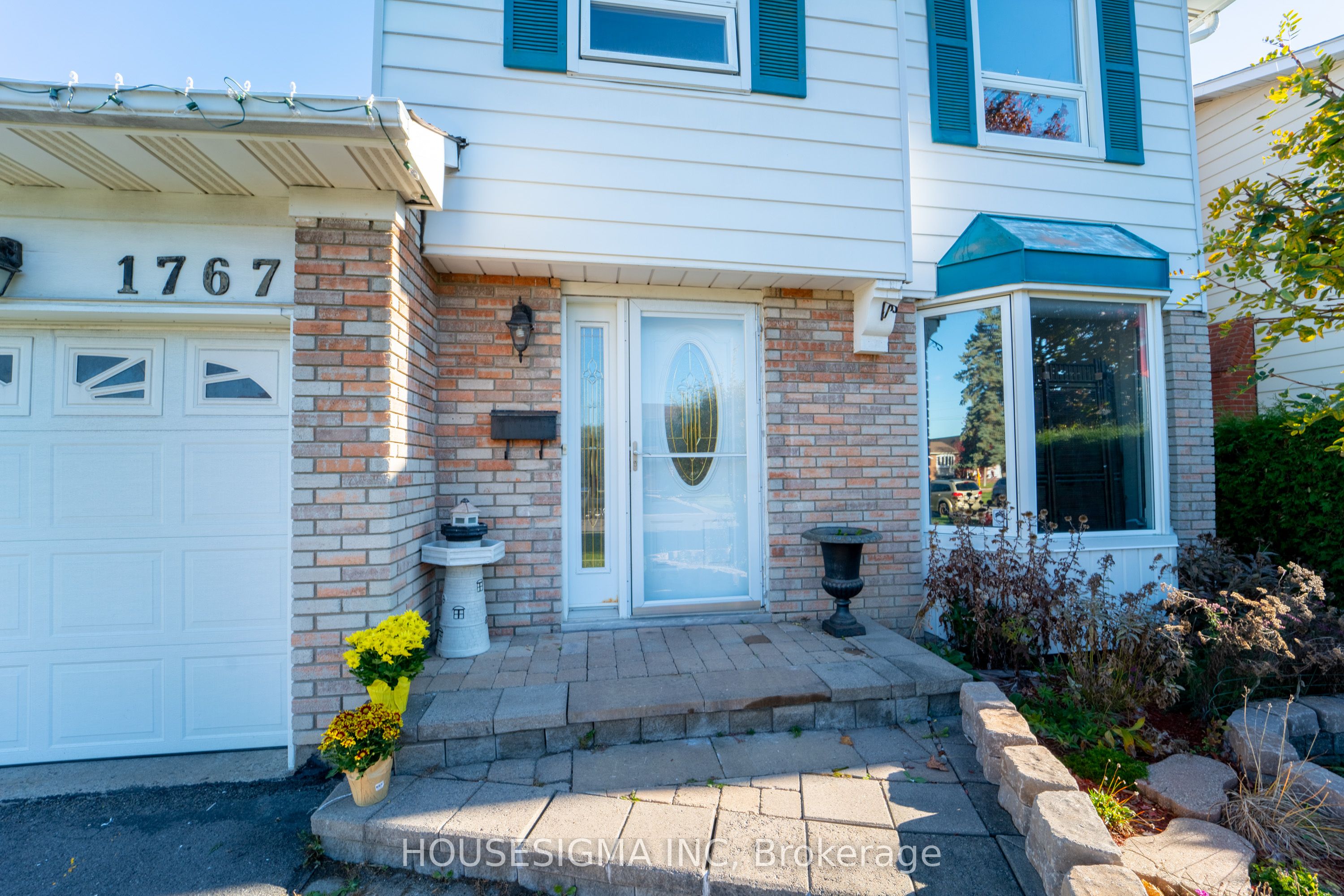 1767 Bonaventure Terrace Property Photo 3