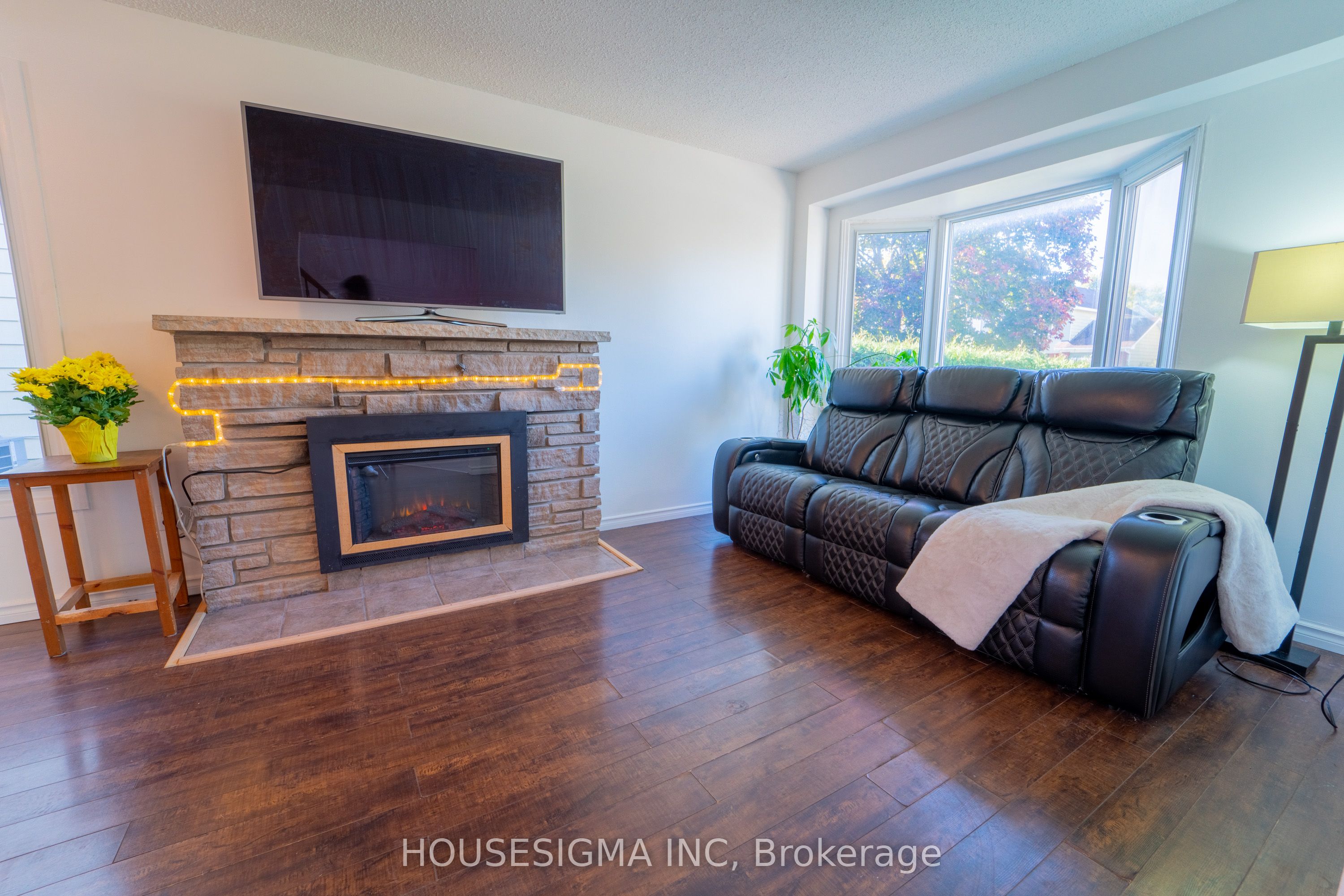 1767 Bonaventure Terrace Property Photo 7