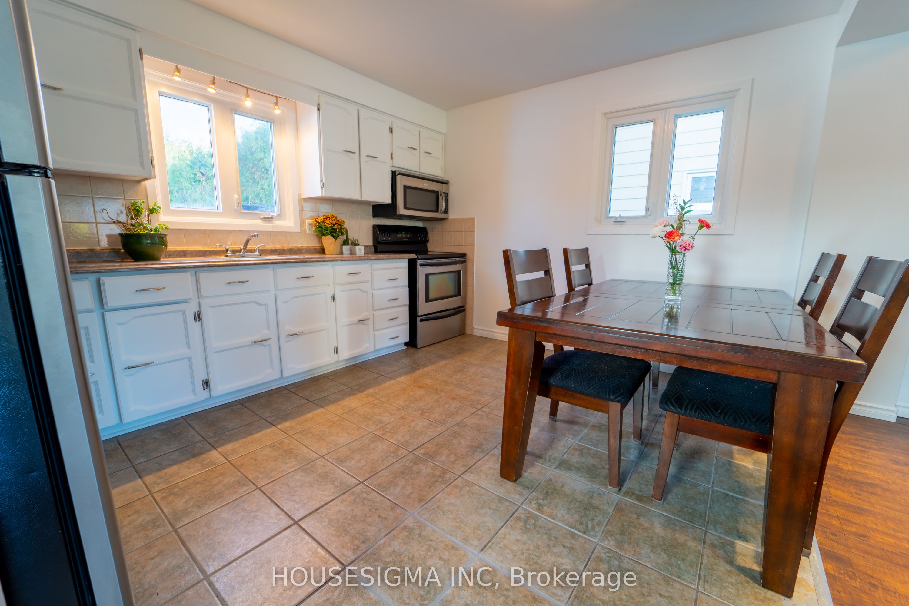 1767 Bonaventure Terrace Property Photo 9