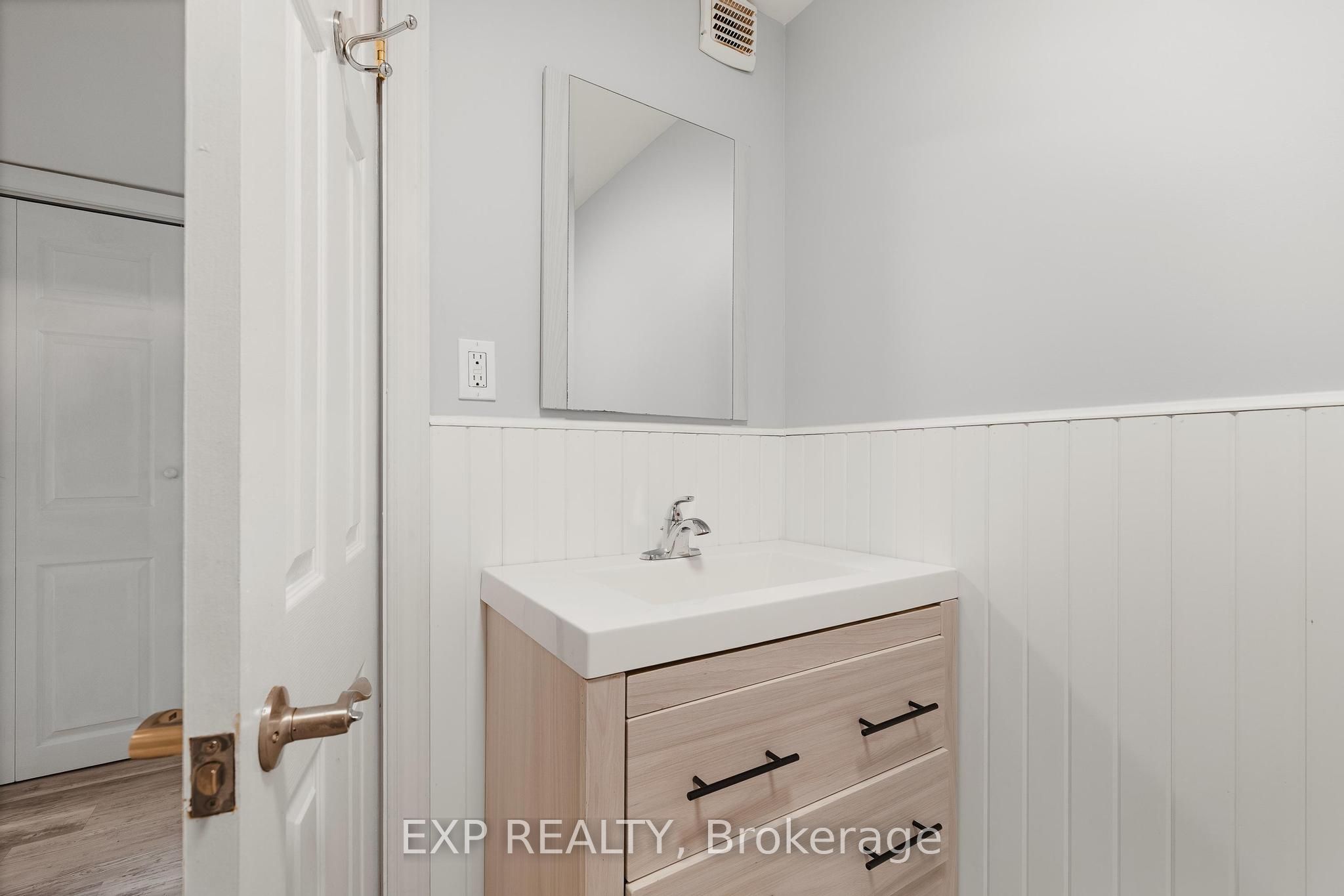 8 Talbot Street Property Photo 30