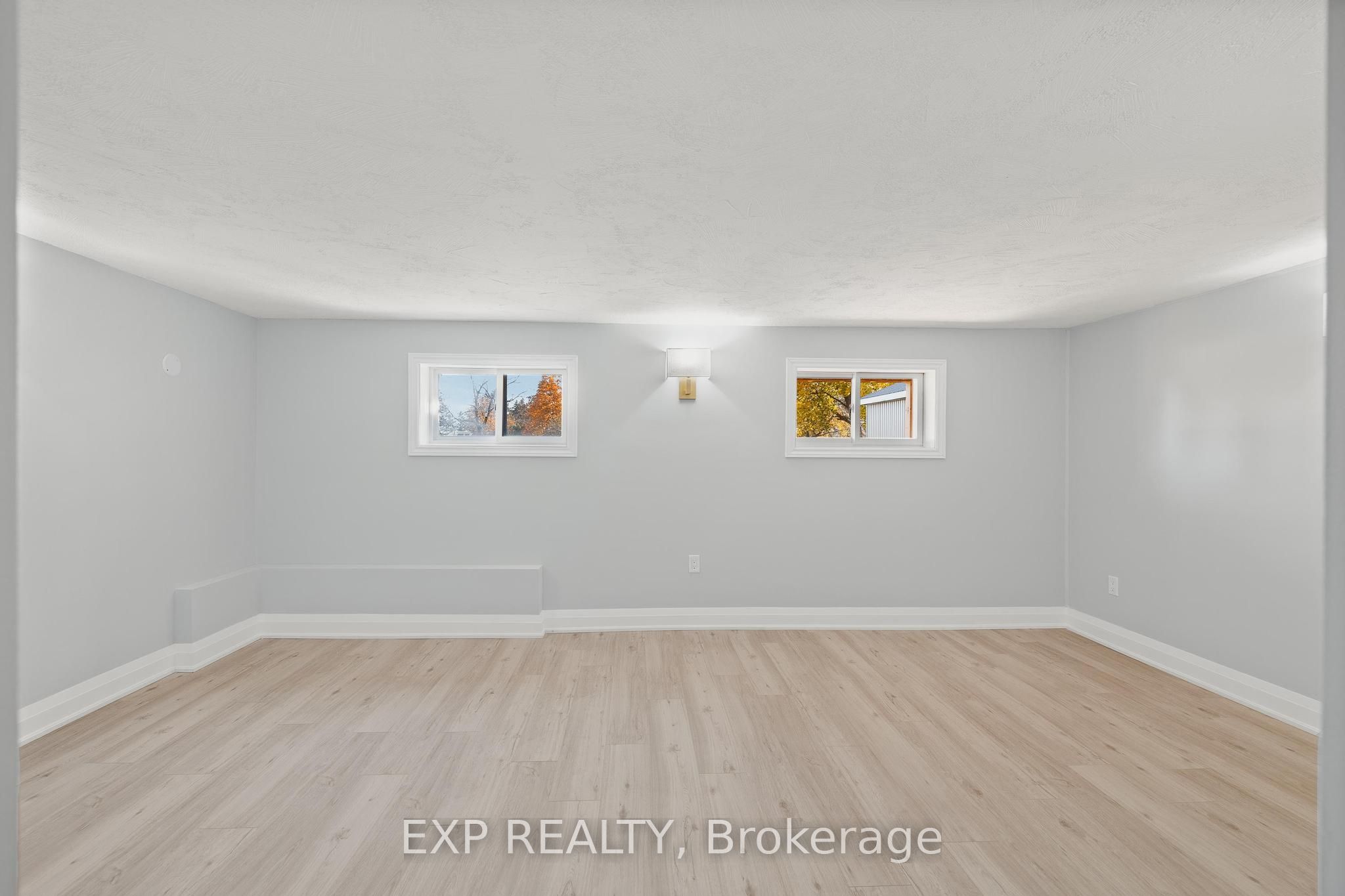 8 Talbot Street Property Photo 31