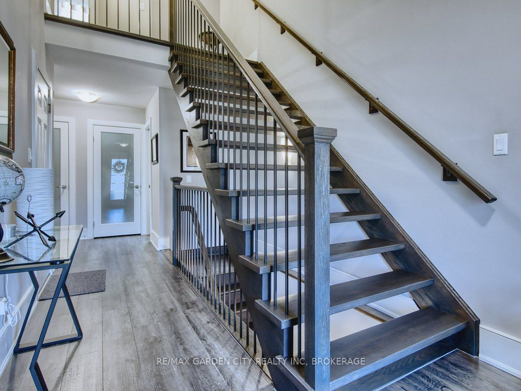 7506 Clubview Lane Property Photo 3