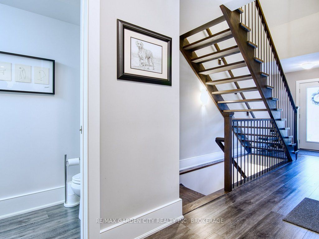 7506 Clubview Lane Property Photo 4