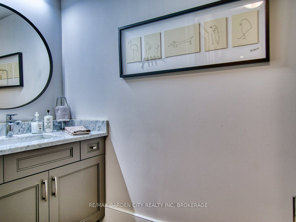 7506 Clubview Lane Property Photo 5