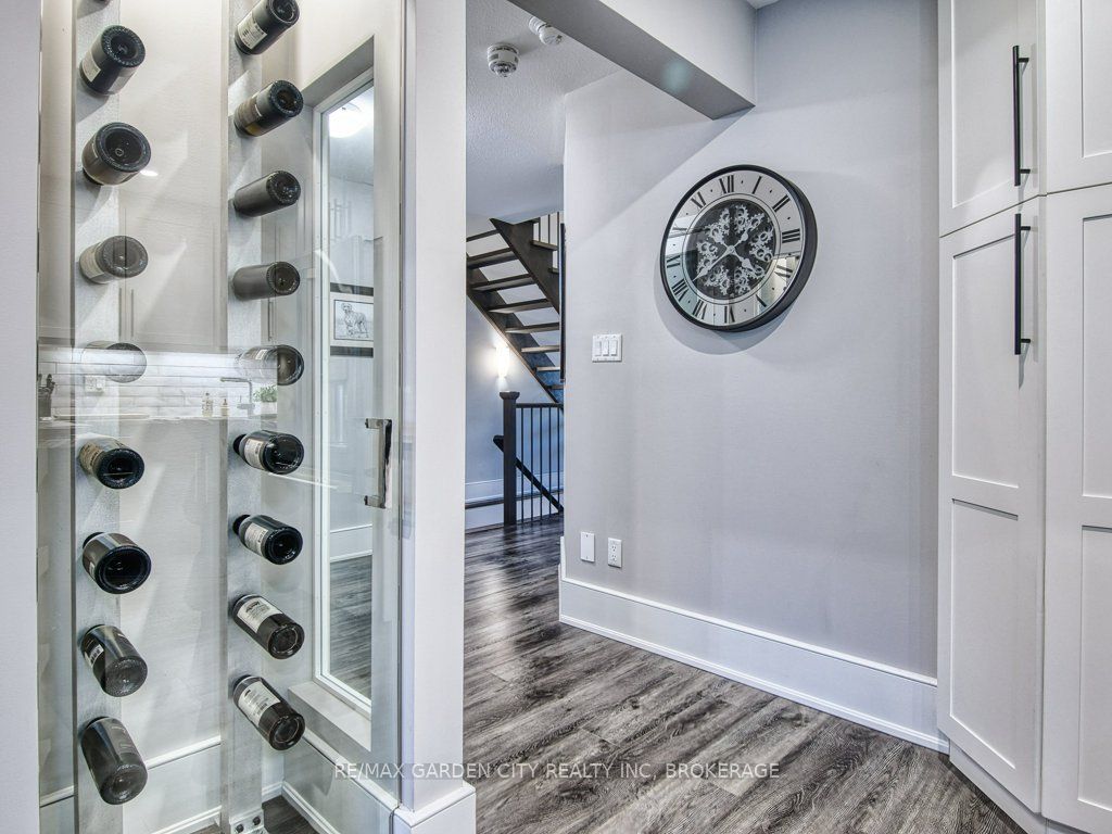 7506 Clubview Lane Property Photo 7