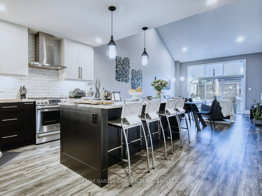 7506 Clubview Lane Property Photo 8