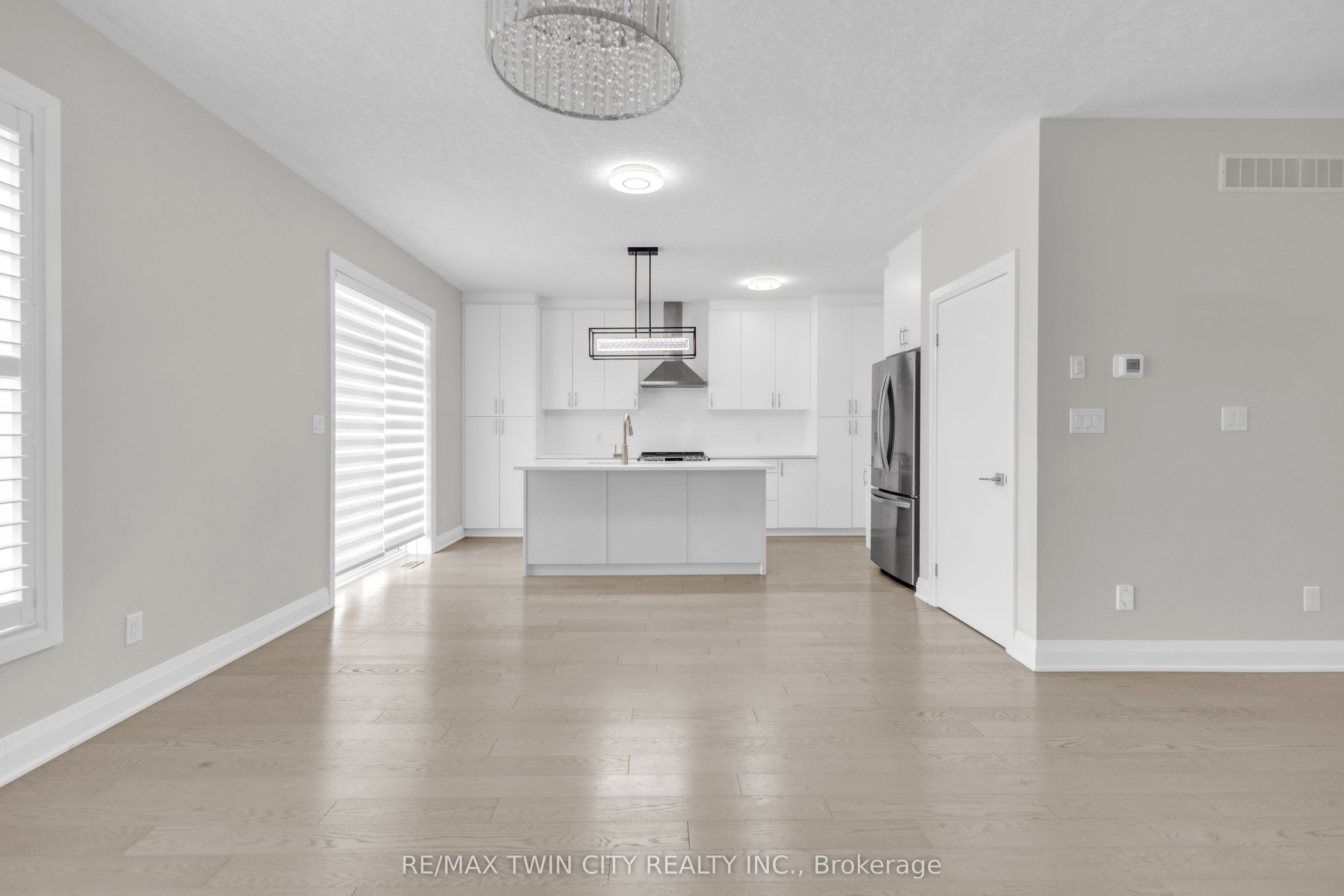 273 Woodbine Avenue Property Photo 7